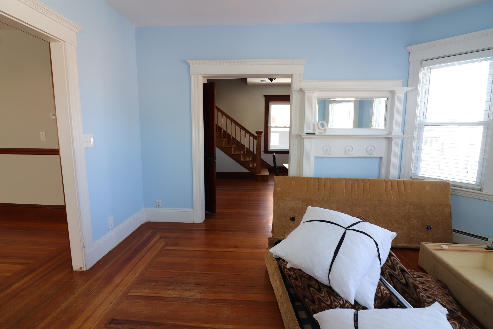 3 bed, 1 bath apartment for rent at 19 Mapleton St Unit 2, Brighton — photo 5 of 33