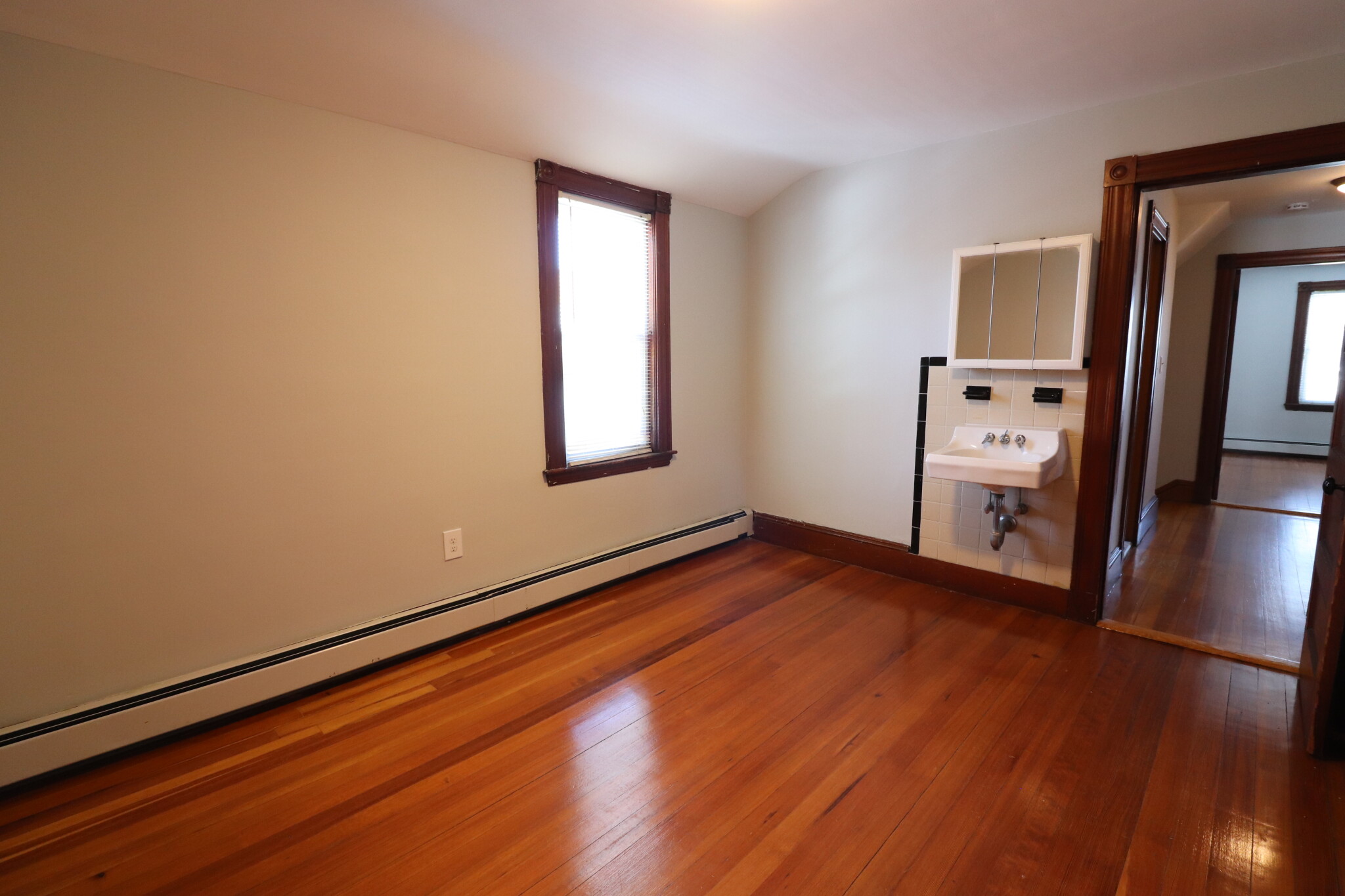 3 bed, 1 bath apartment for rent at 19 Mapleton St Unit 2, Brighton — photo 23 of 33