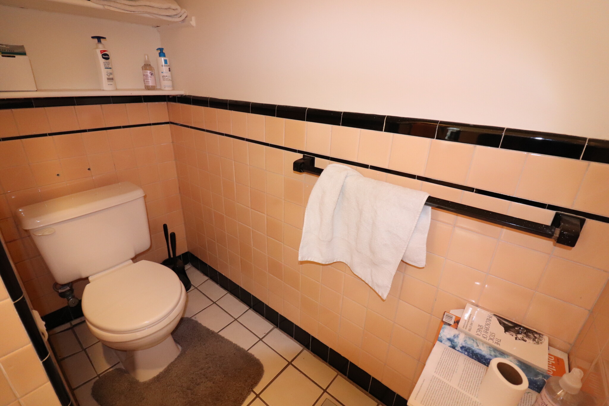 1569 Beacon St, Washington Square