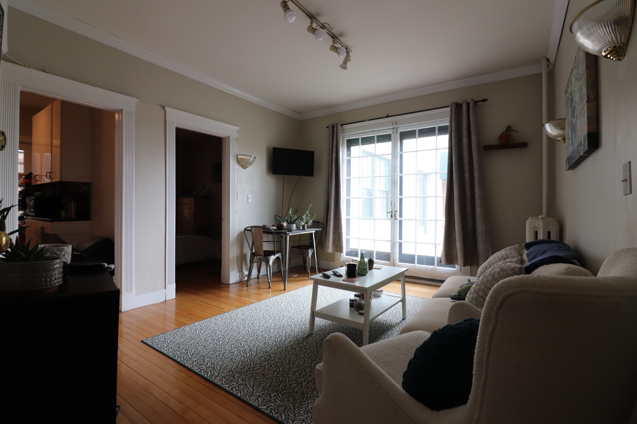 174 Winthrop Rd, Washington Square