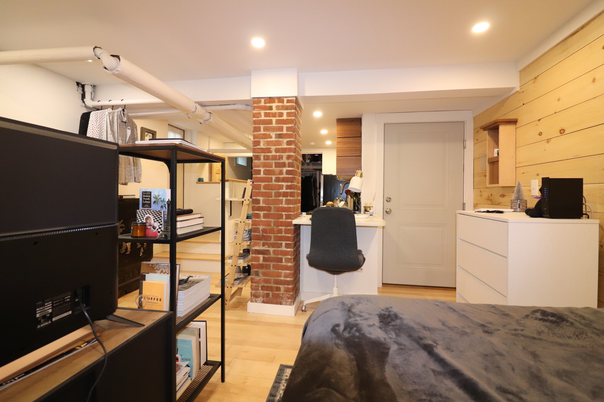 174 Winthrop Rd, Washington Square