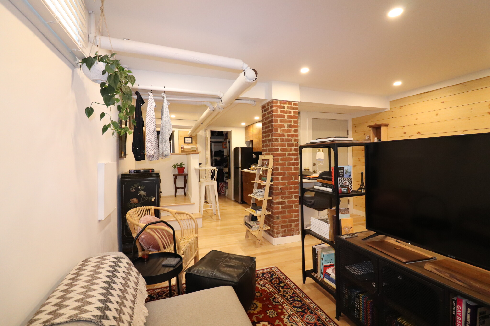 174 Winthrop Rd, Washington Square