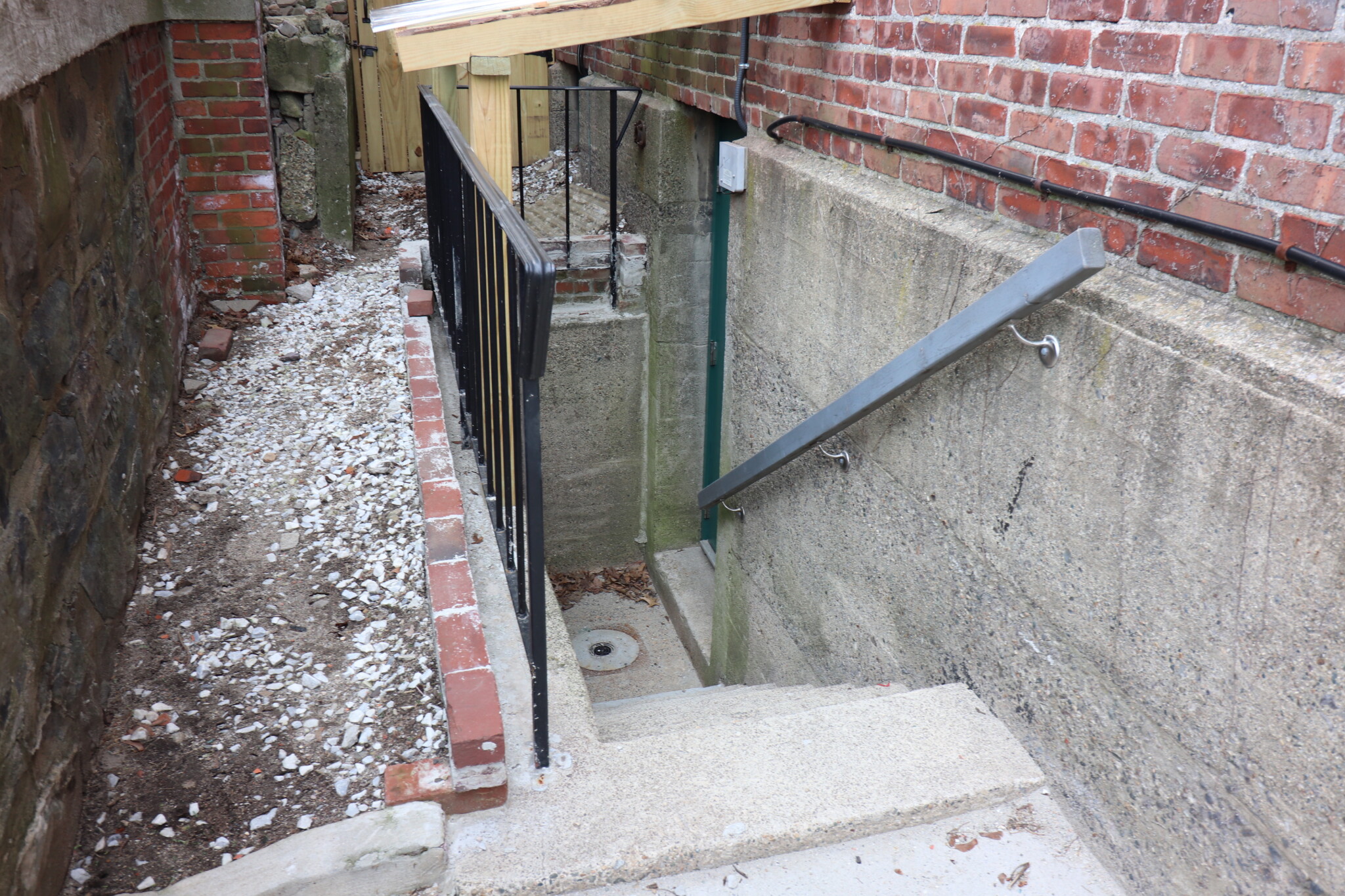 174 Winthrop Rd, Washington Square