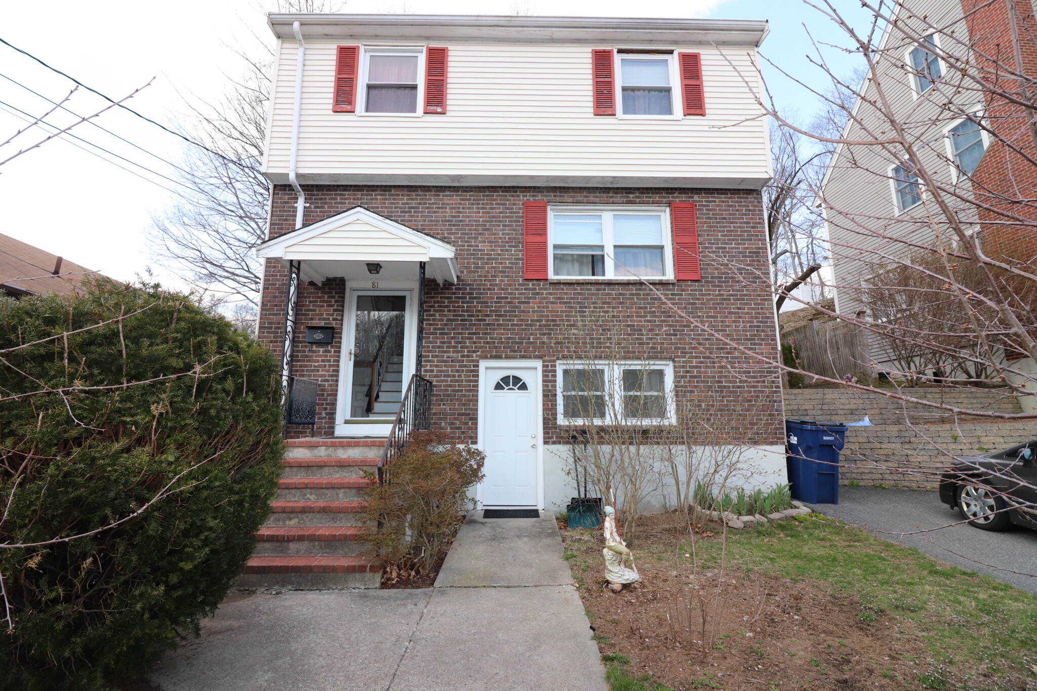 81 Hackensack, Chestnut Hill