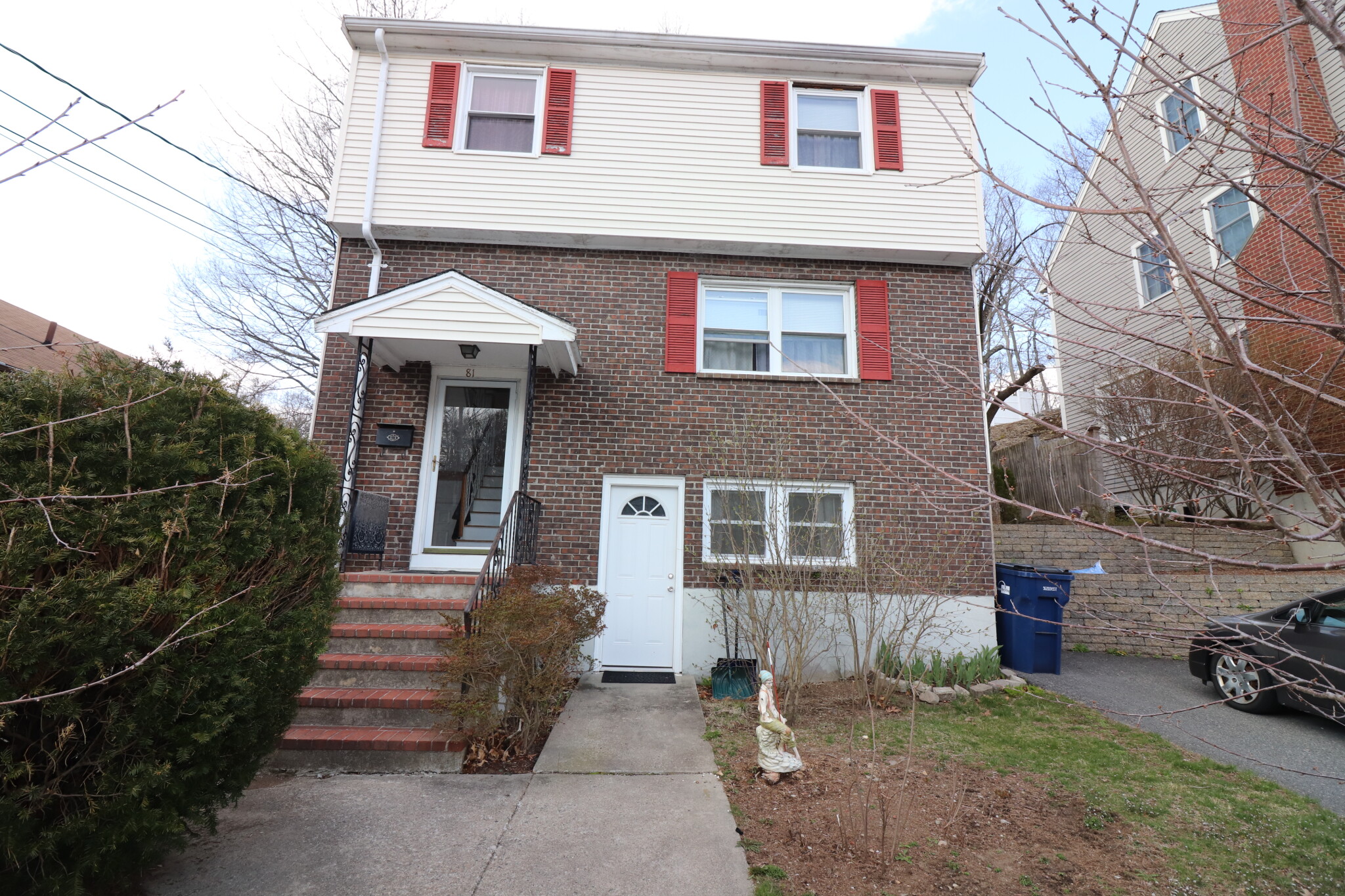 81 Hackensack, Chestnut Hill