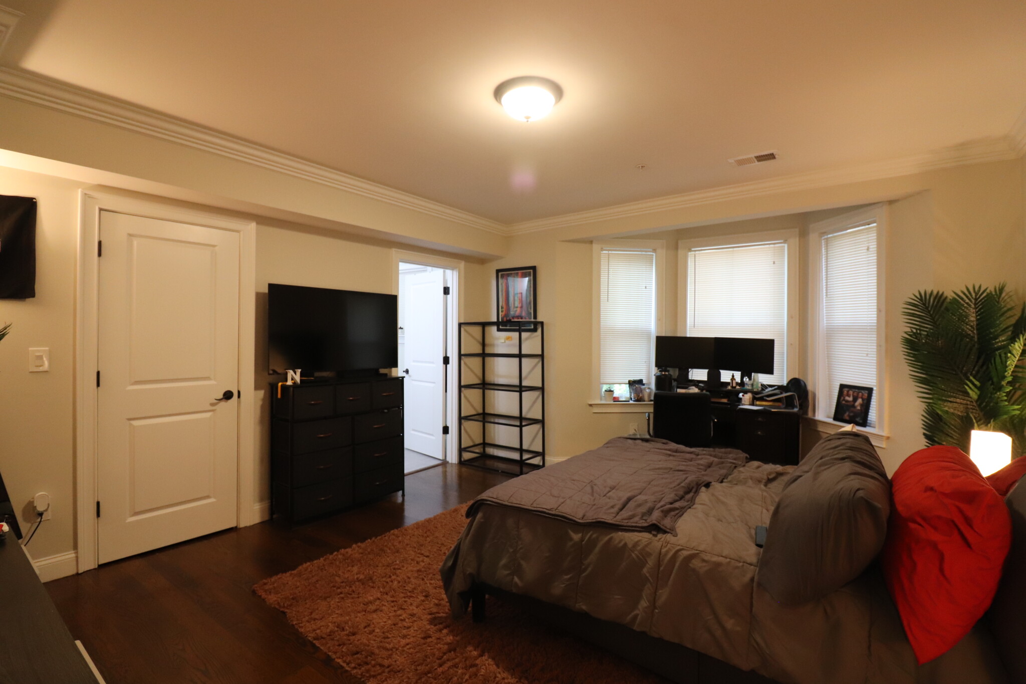 8 Nira Ave, Jamaica Plain