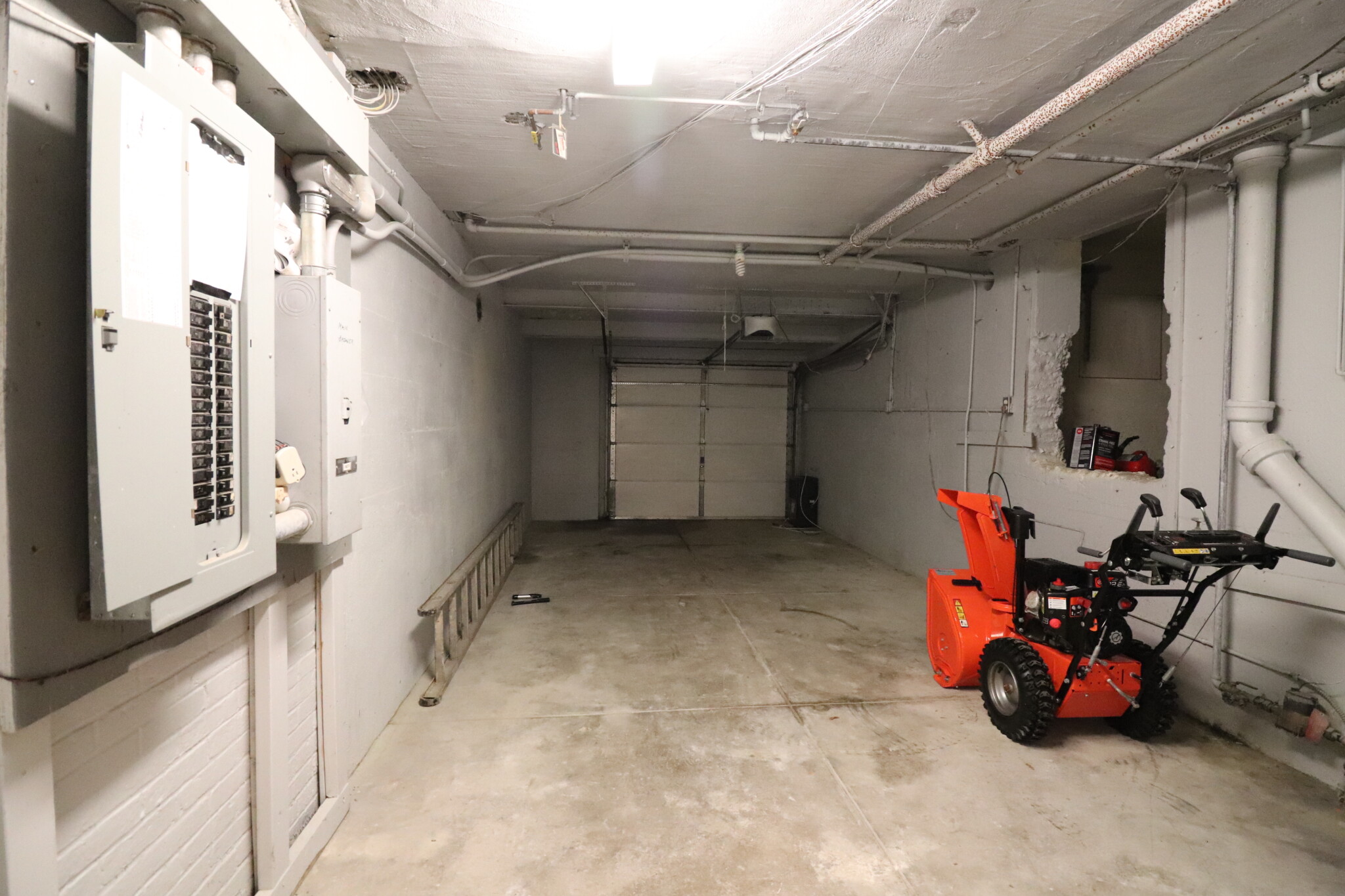 198 Wolcott Rd, Chestnut Hill