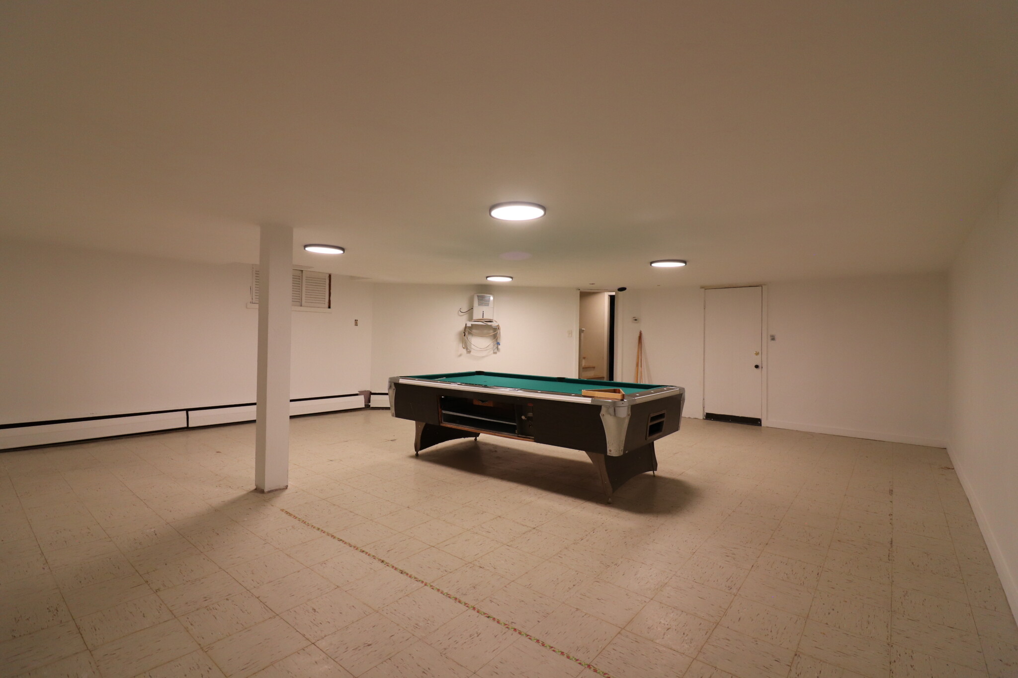 198 Wolcott Rd, Chestnut Hill