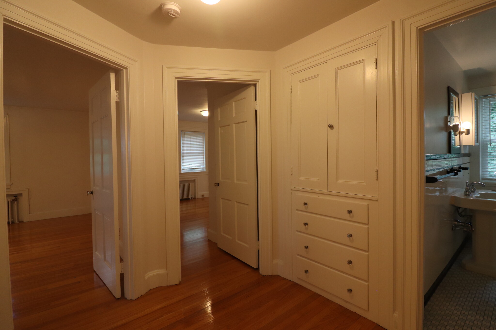 198 Wolcott Rd, Chestnut Hill