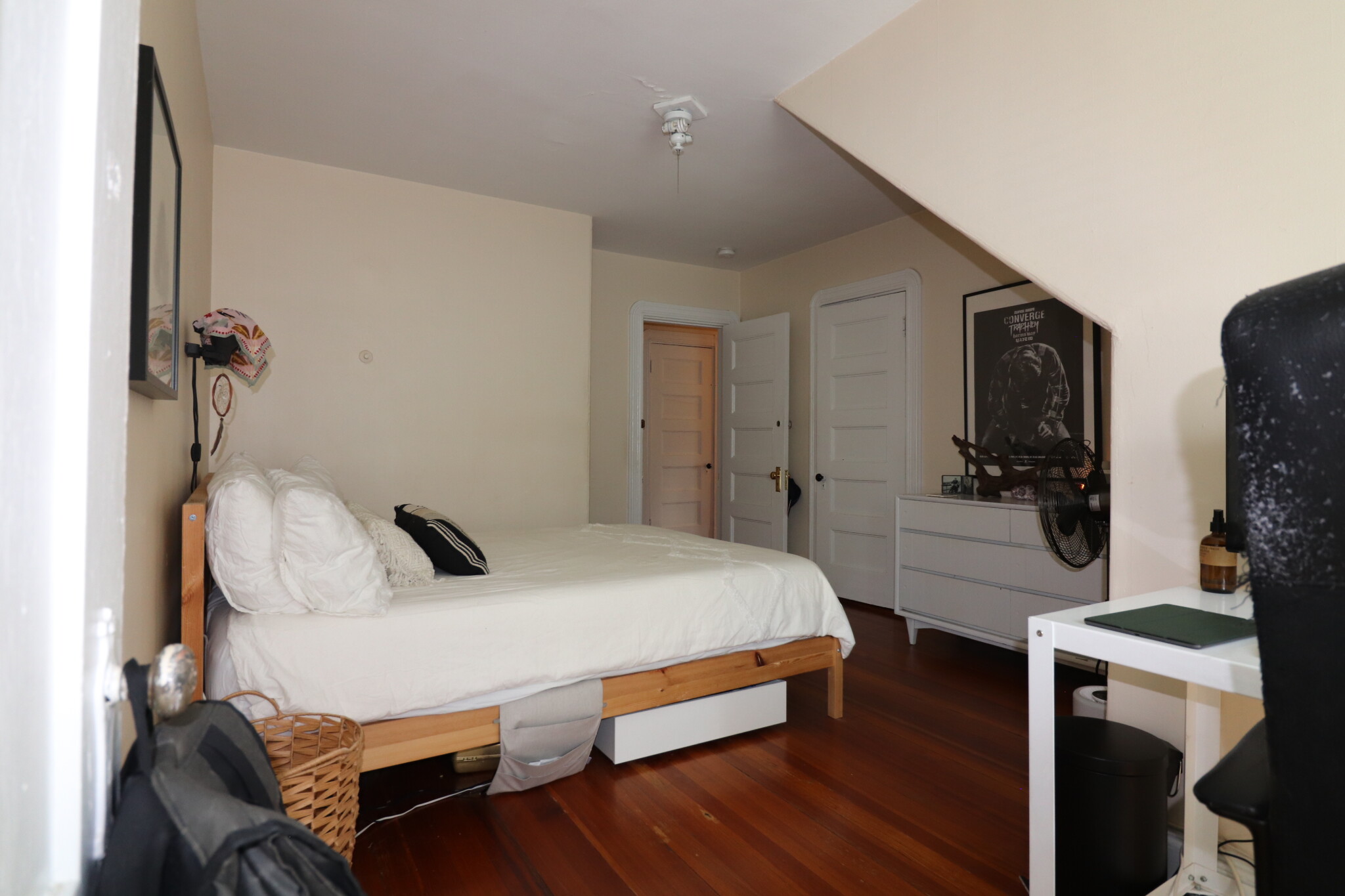 5 Manton Ter, Allston