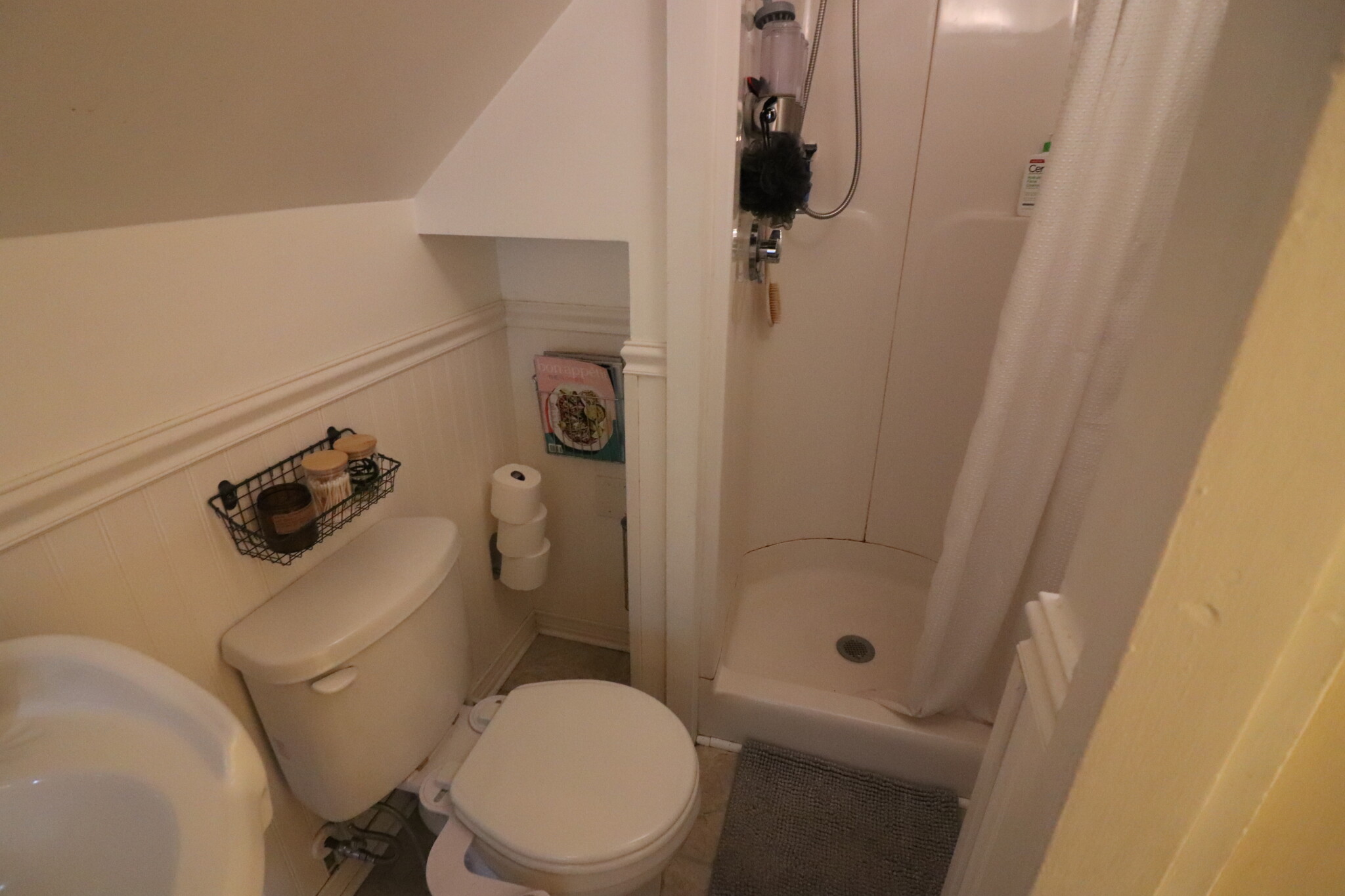 5 Manton Ter, Allston