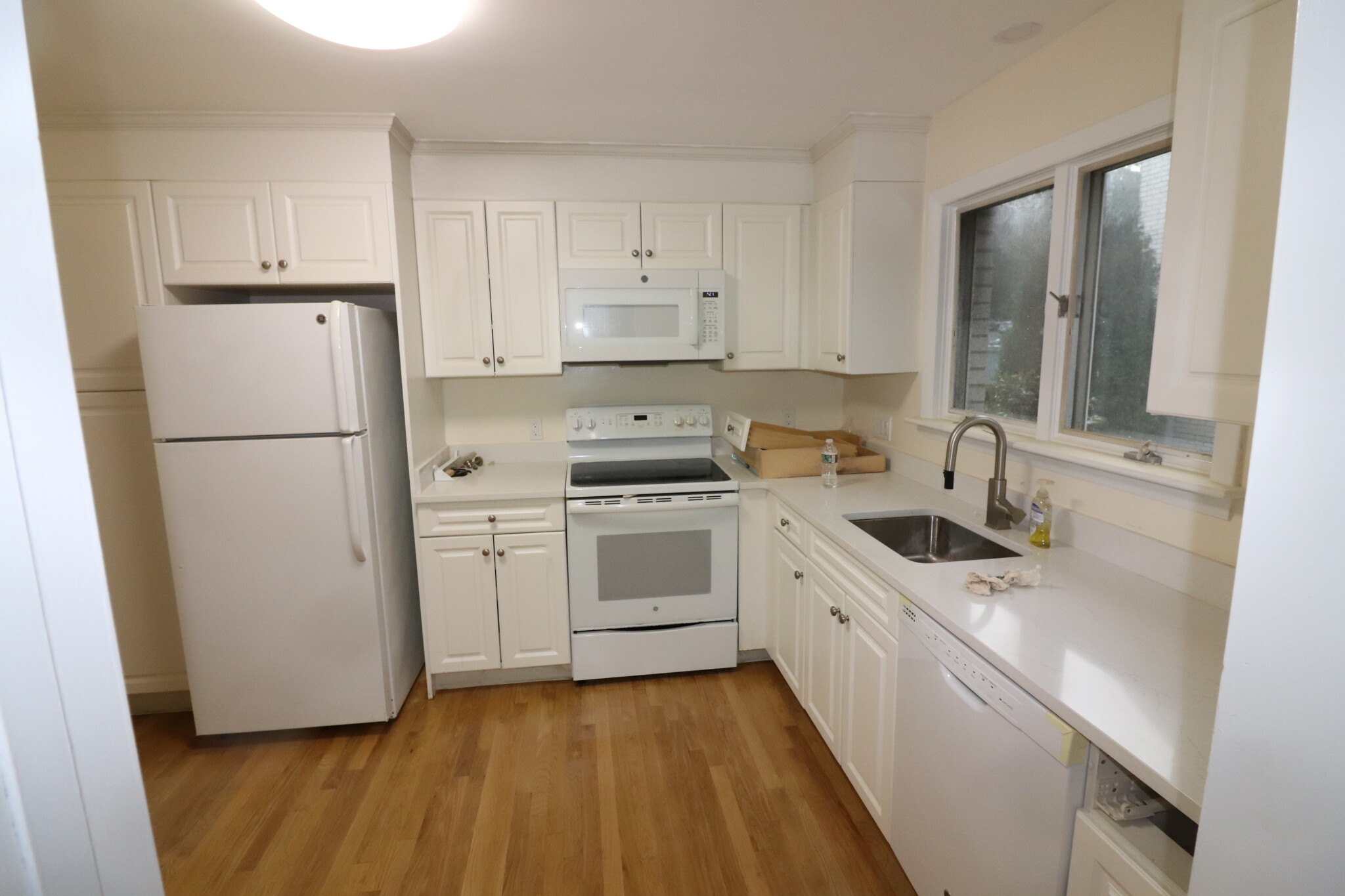 165 Grove St, Chestnut Hill