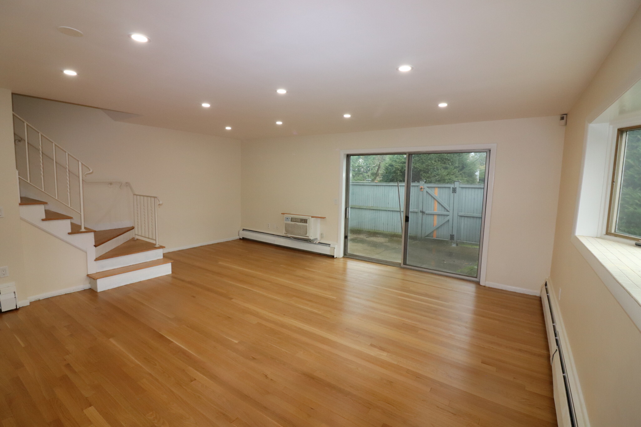 165 Grove St, Chestnut Hill