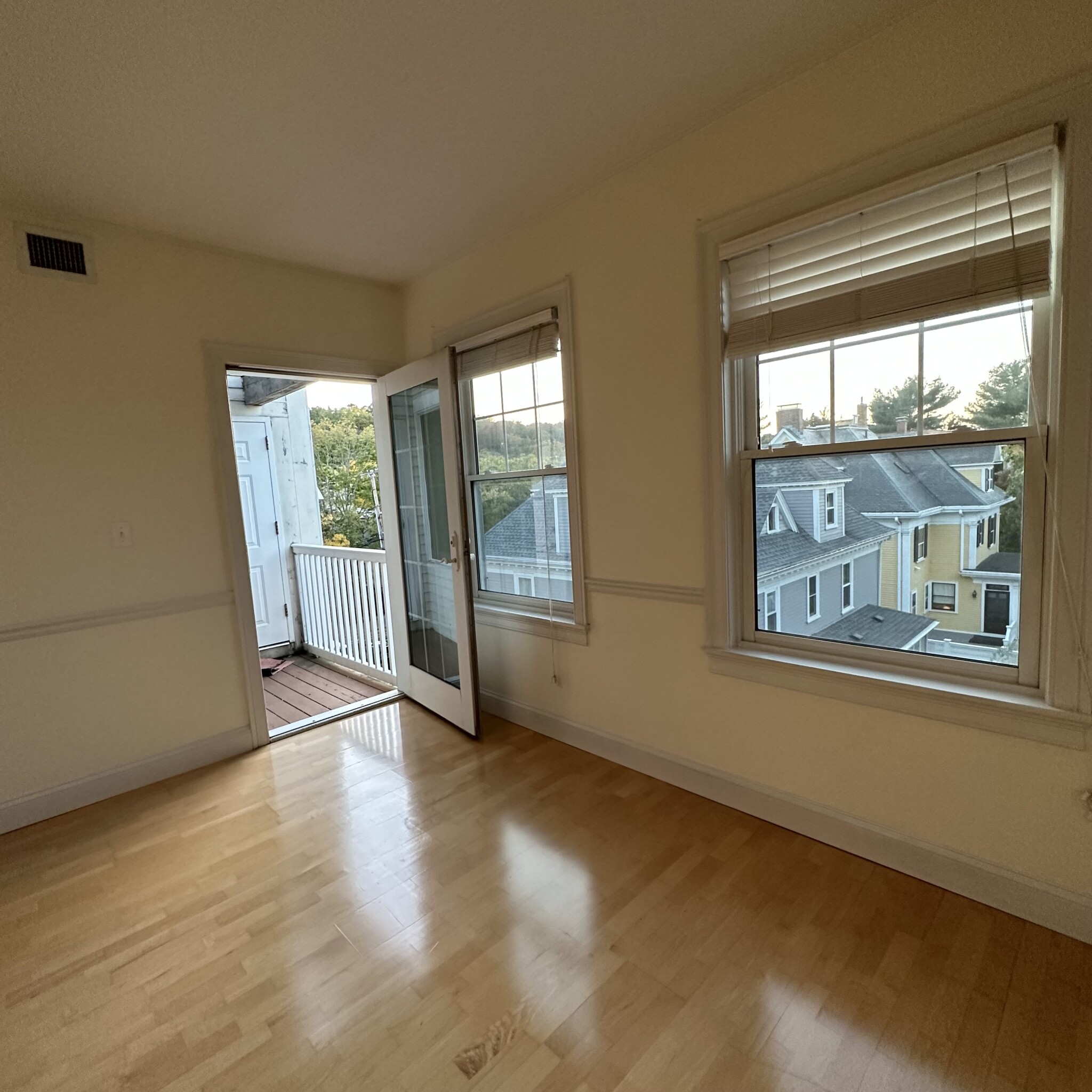 121 Centre St, North Brookline