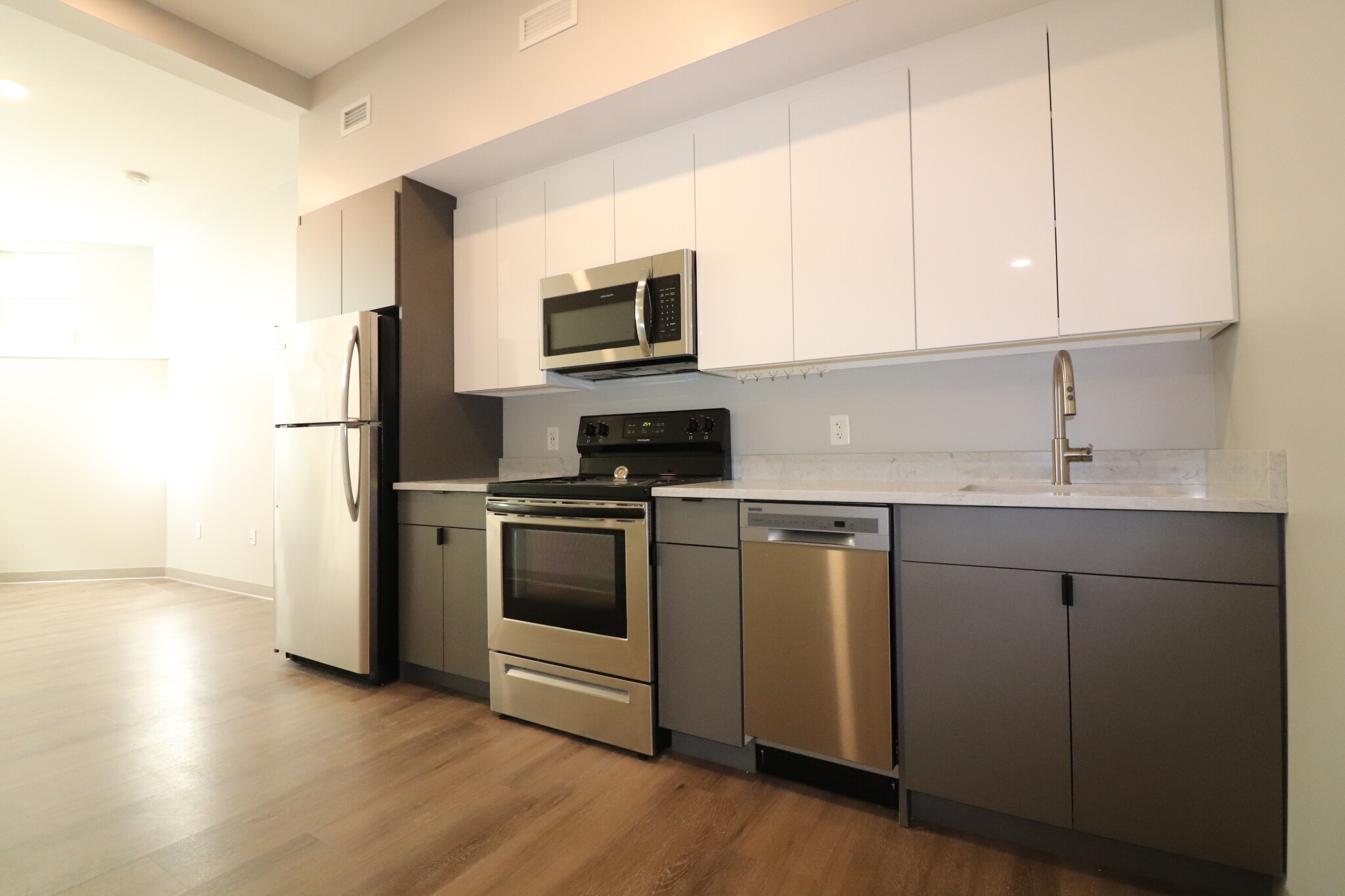 100 Hemenway St, Fenway