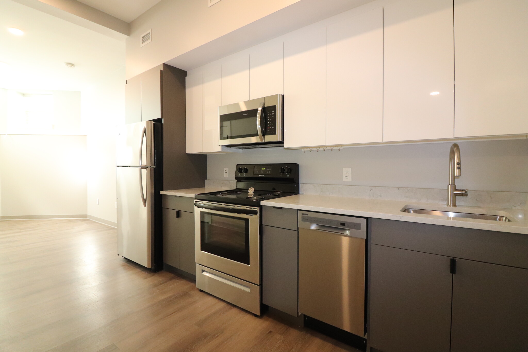 100 Hemenway St, Fenway