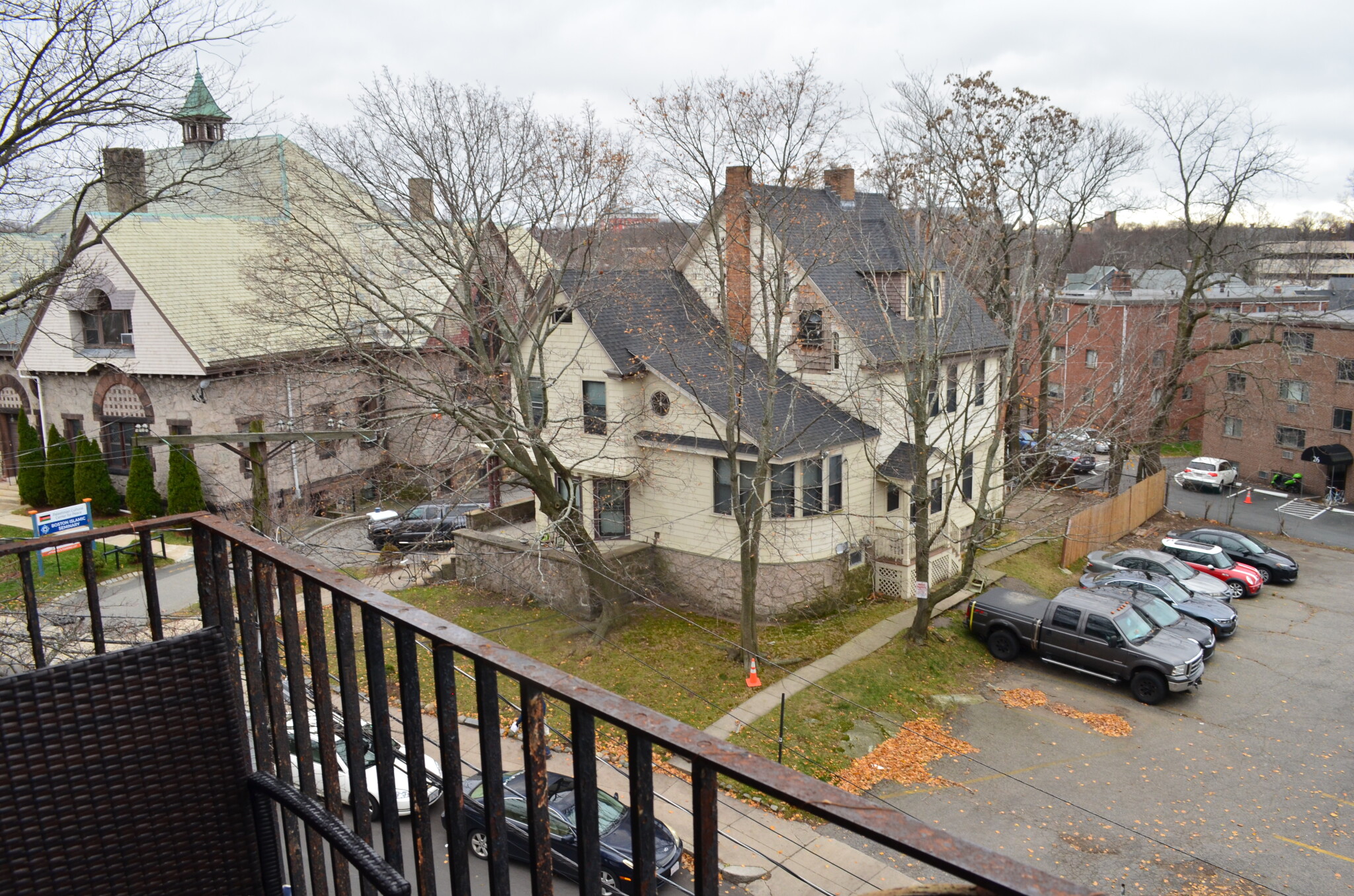 28 Quint Ave, Allston