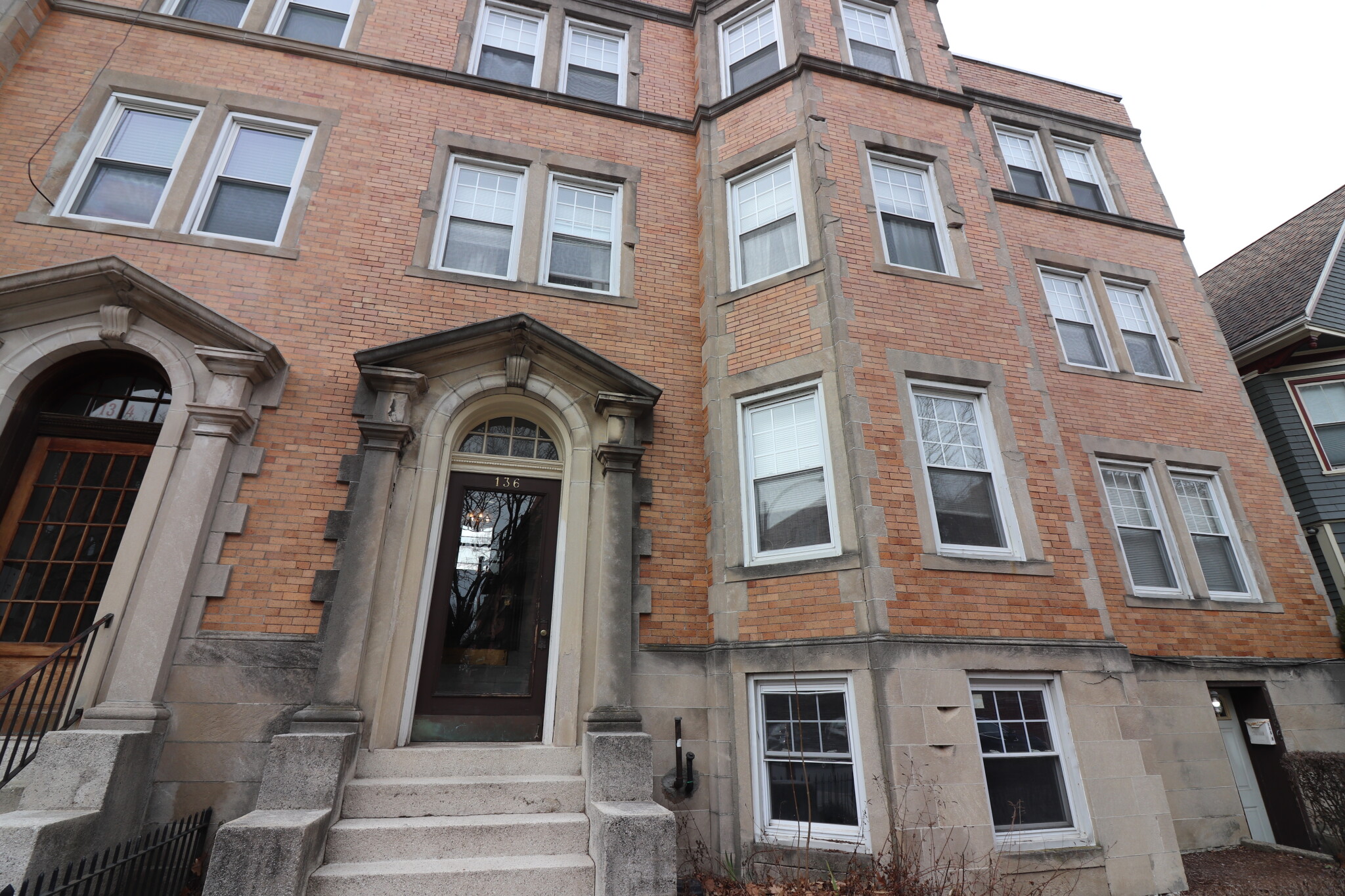 136 Pleasant St, Coolidge Corner