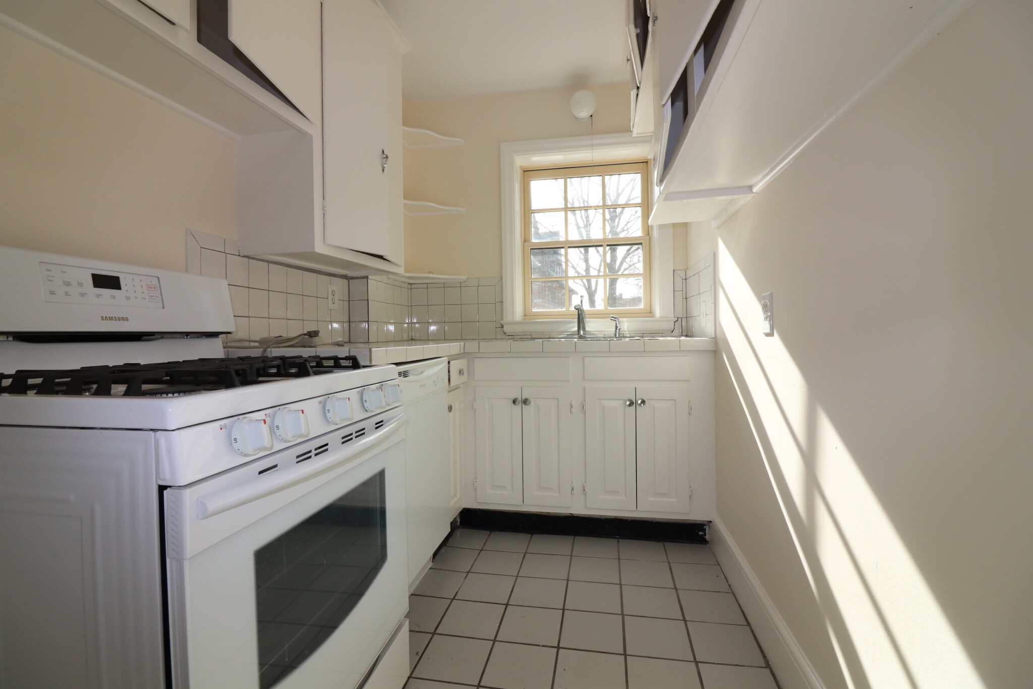 312 Washington St, Wellesley