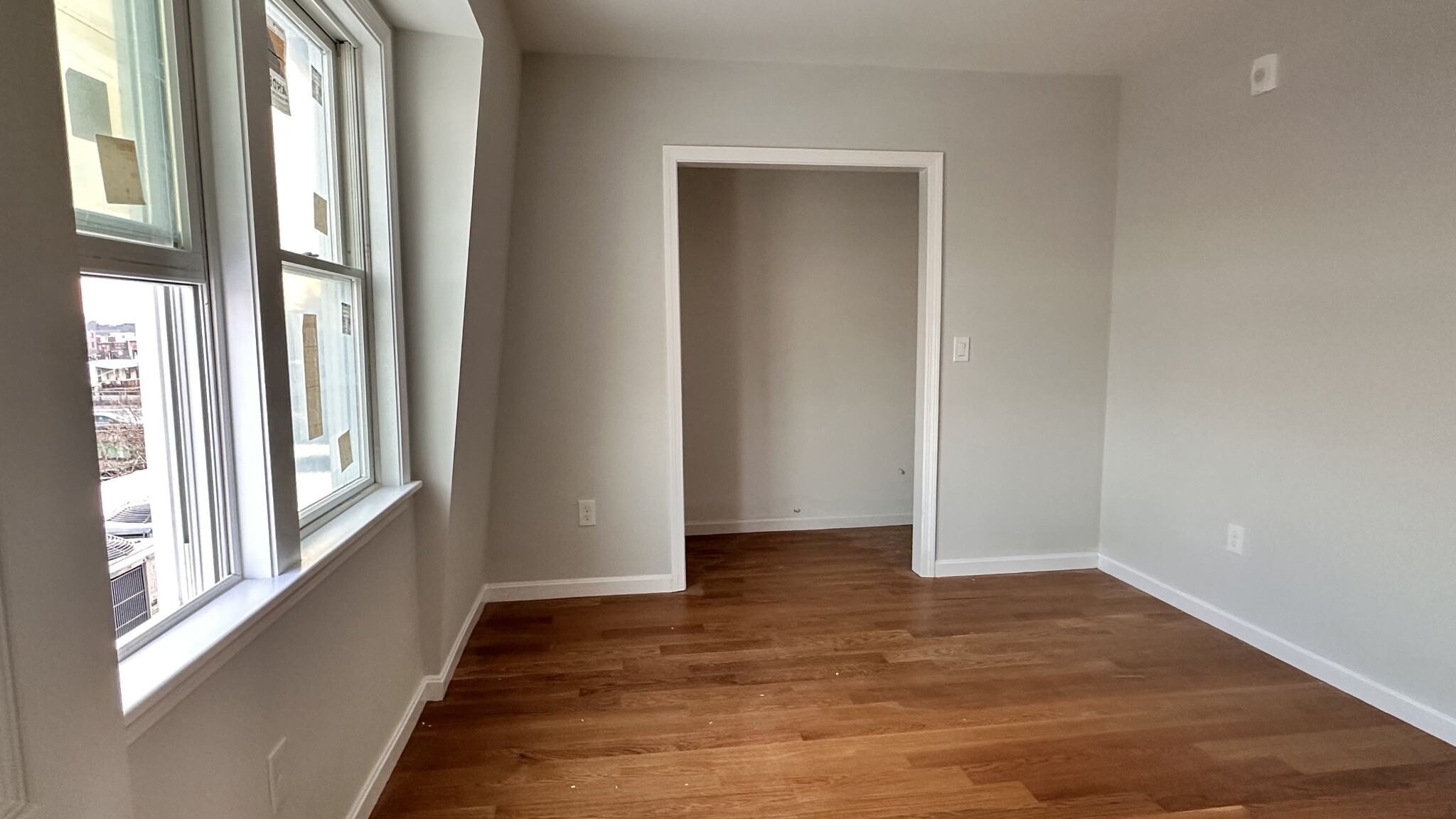 142 Chelsea St, East Boston