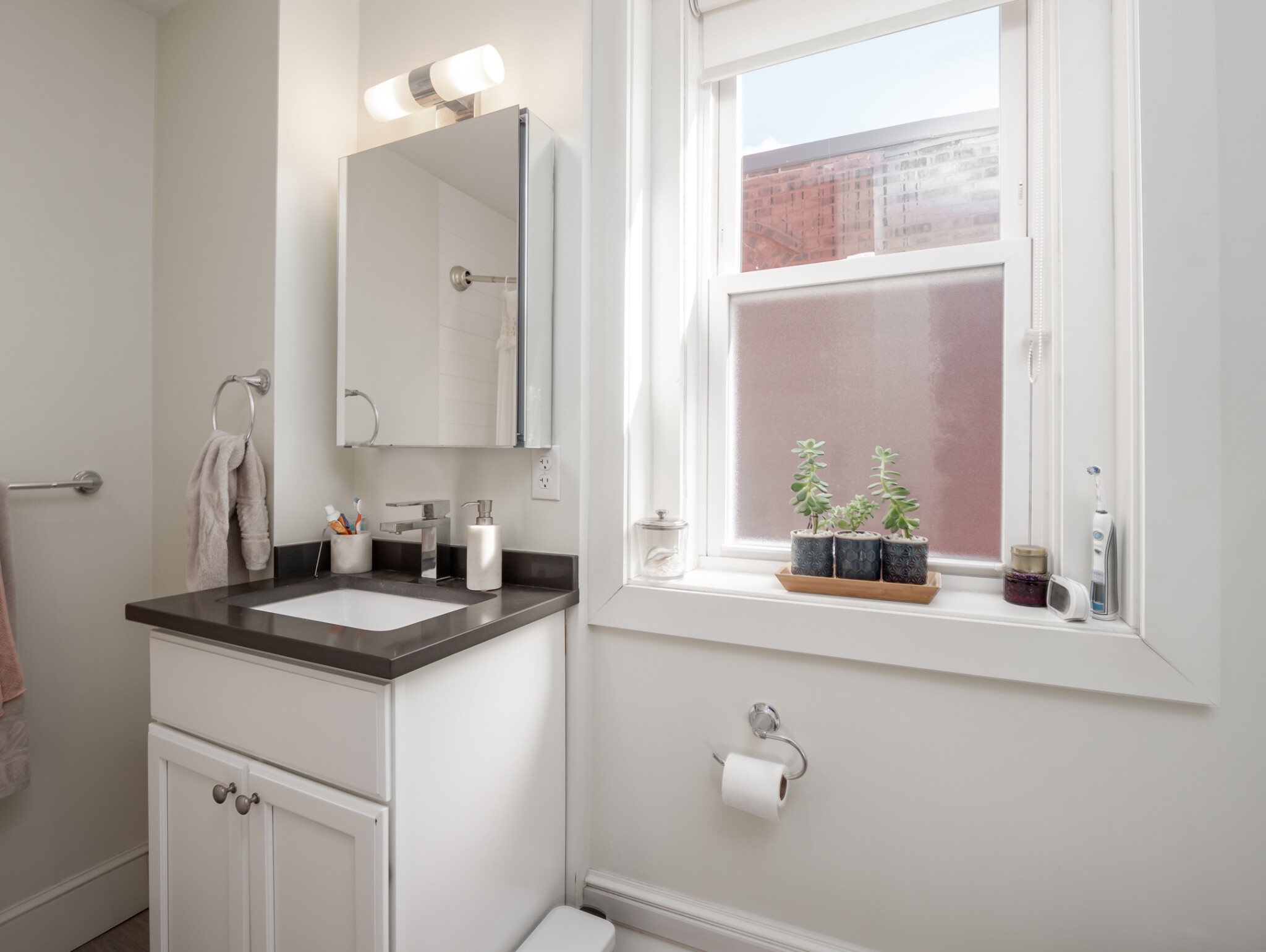 1871 Beacon St, Washington Square