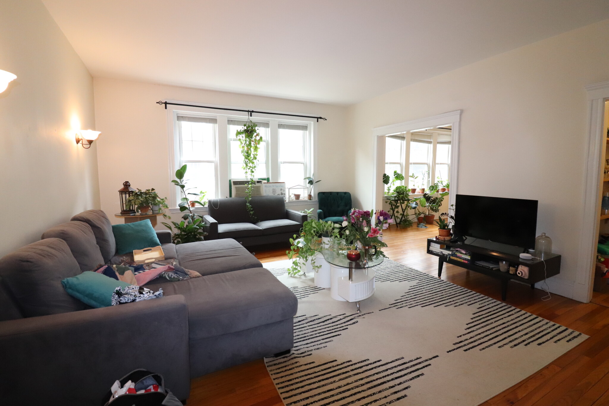 42 Saint Paul St, Longwood