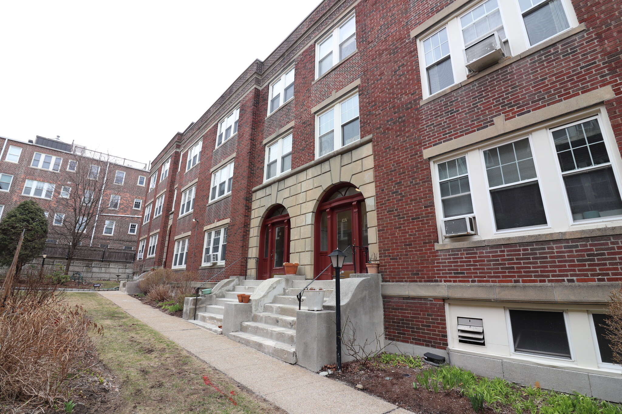 42 Saint Paul St, Longwood