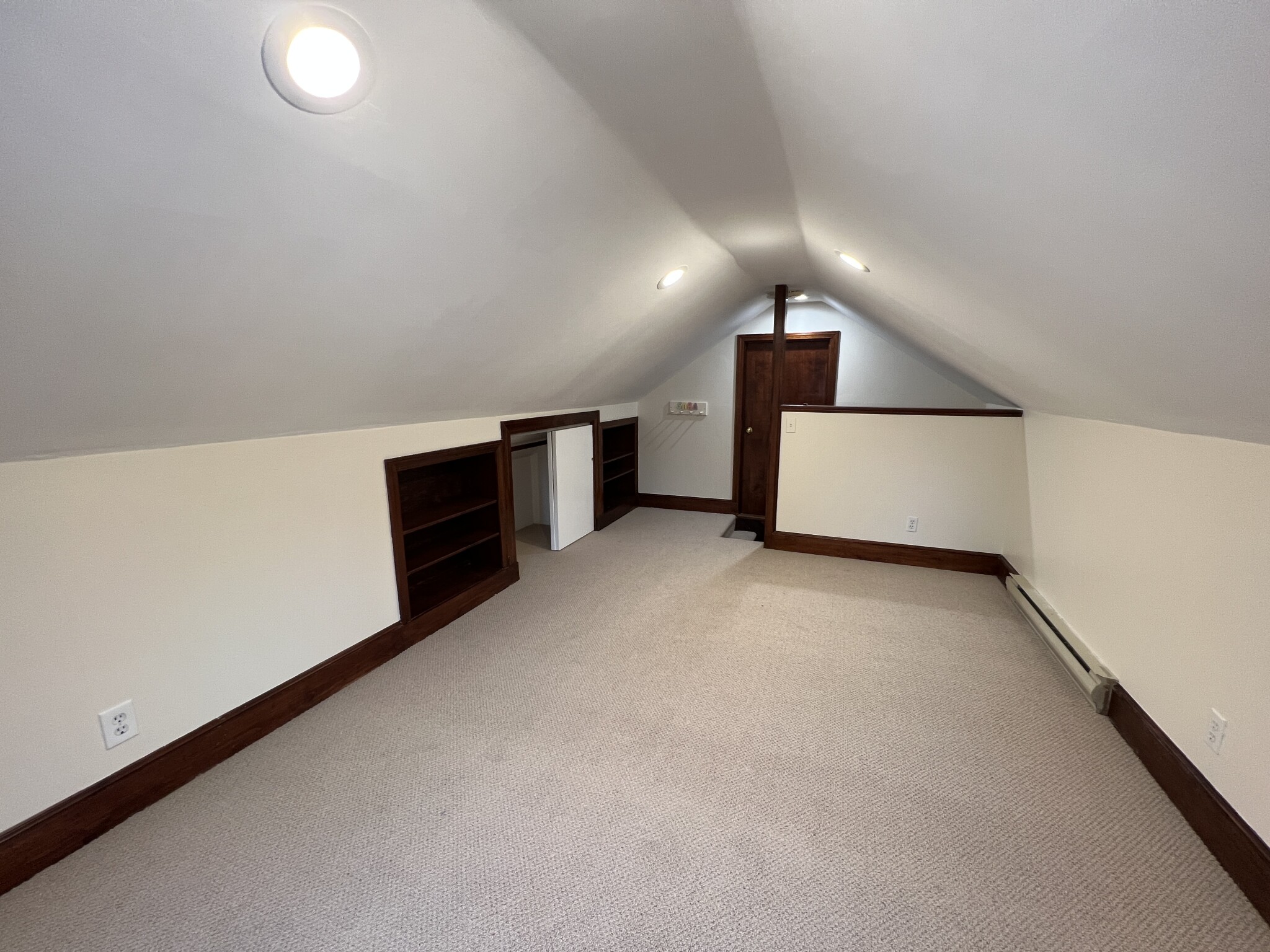 33 Clearwater Rd, Chestnut Hill