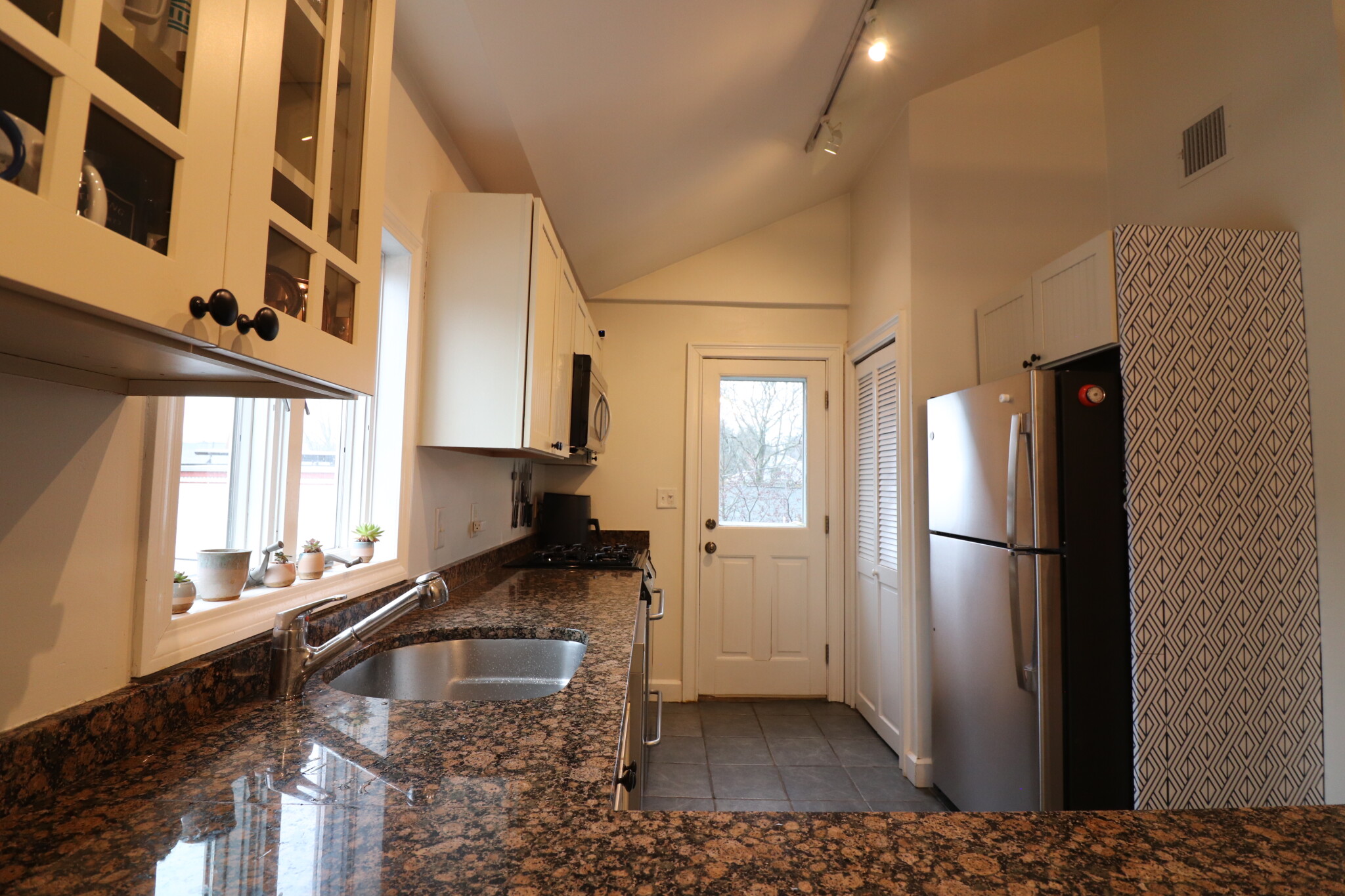 18 Seaverns Ave, Jamaica Plain