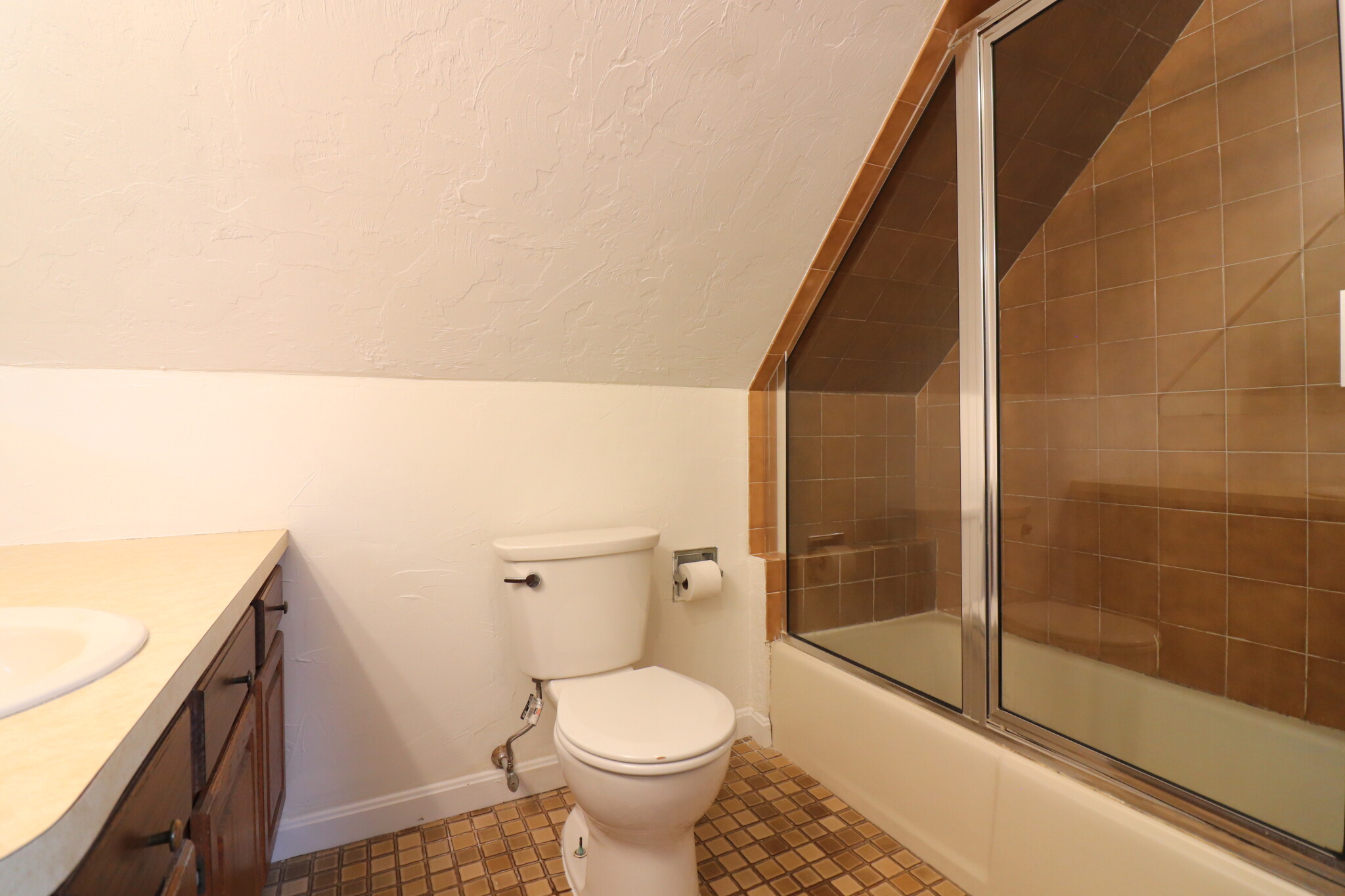 20 Eliot St, Chestnut Hill