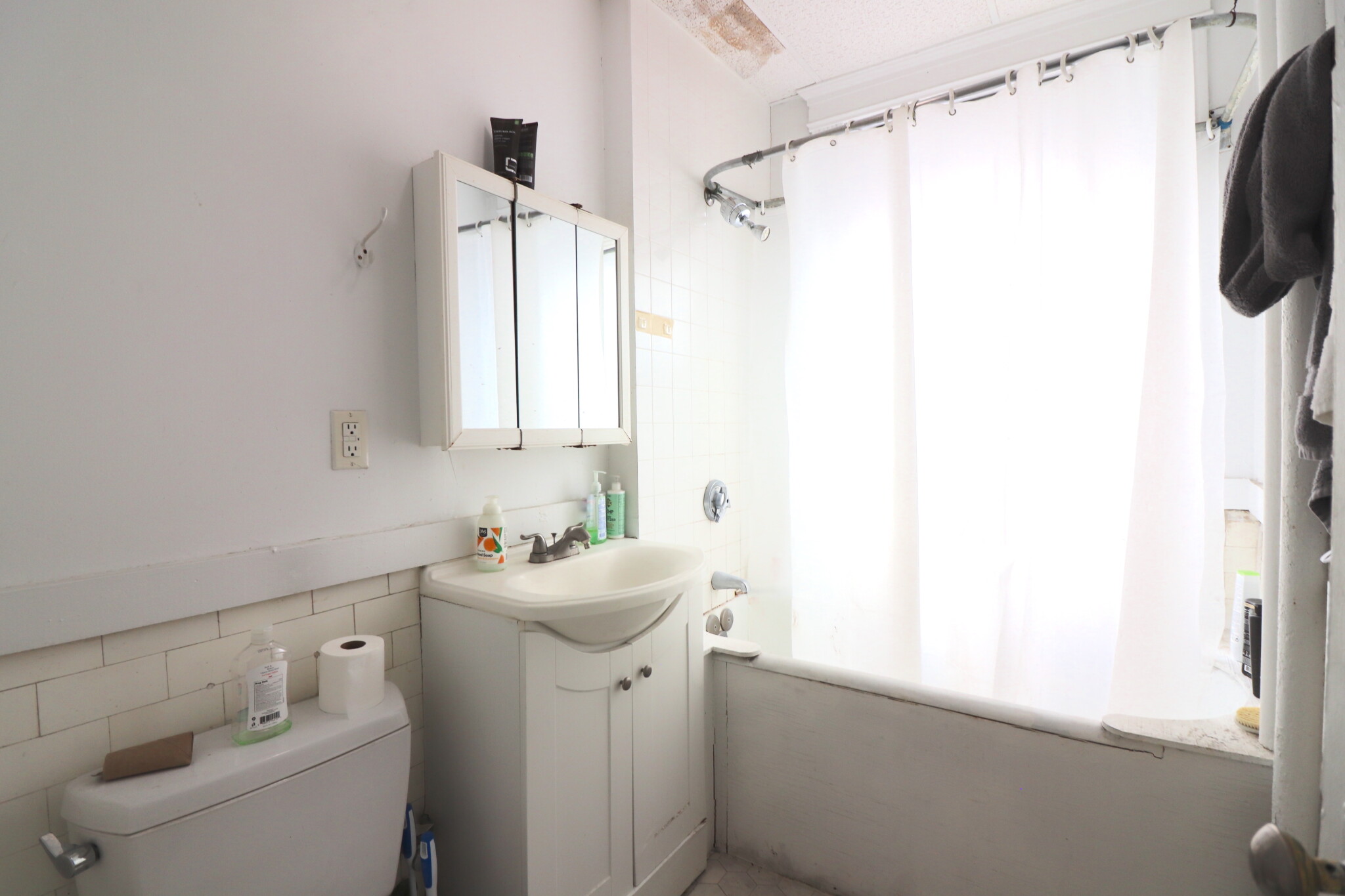 409 South Huntington Ave, Jamaica Plain