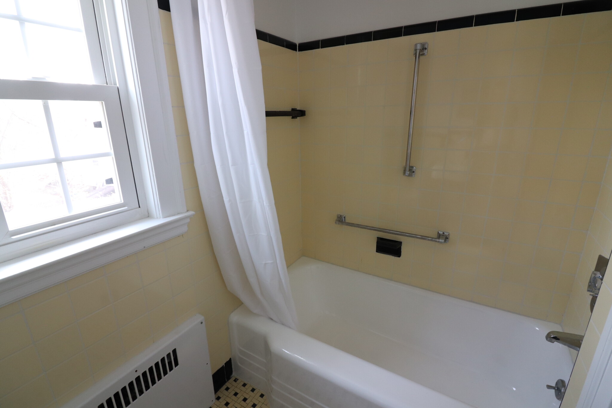 88 Walnut Park, Newton