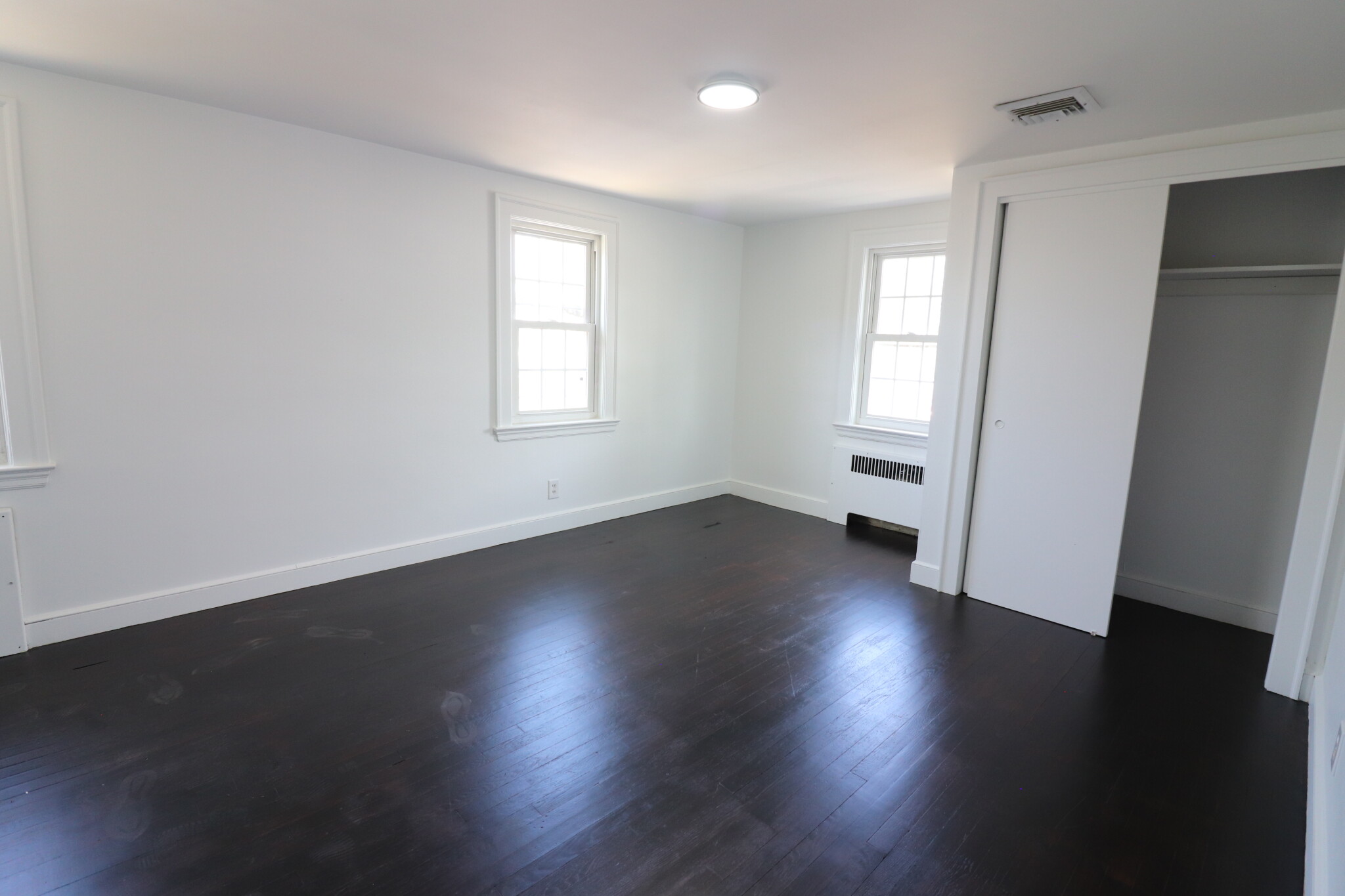 88 Walnut Park, Newton