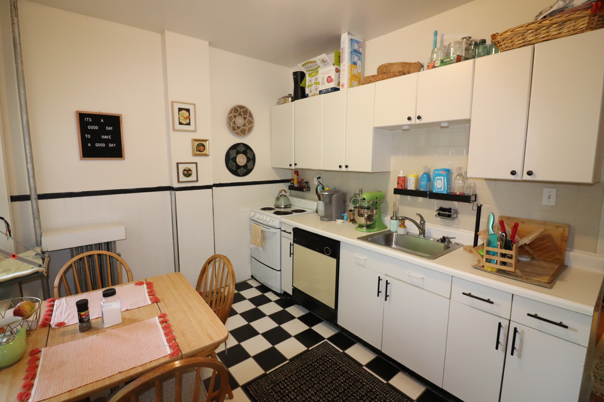 136 Pleasant St, Coolidge Corner