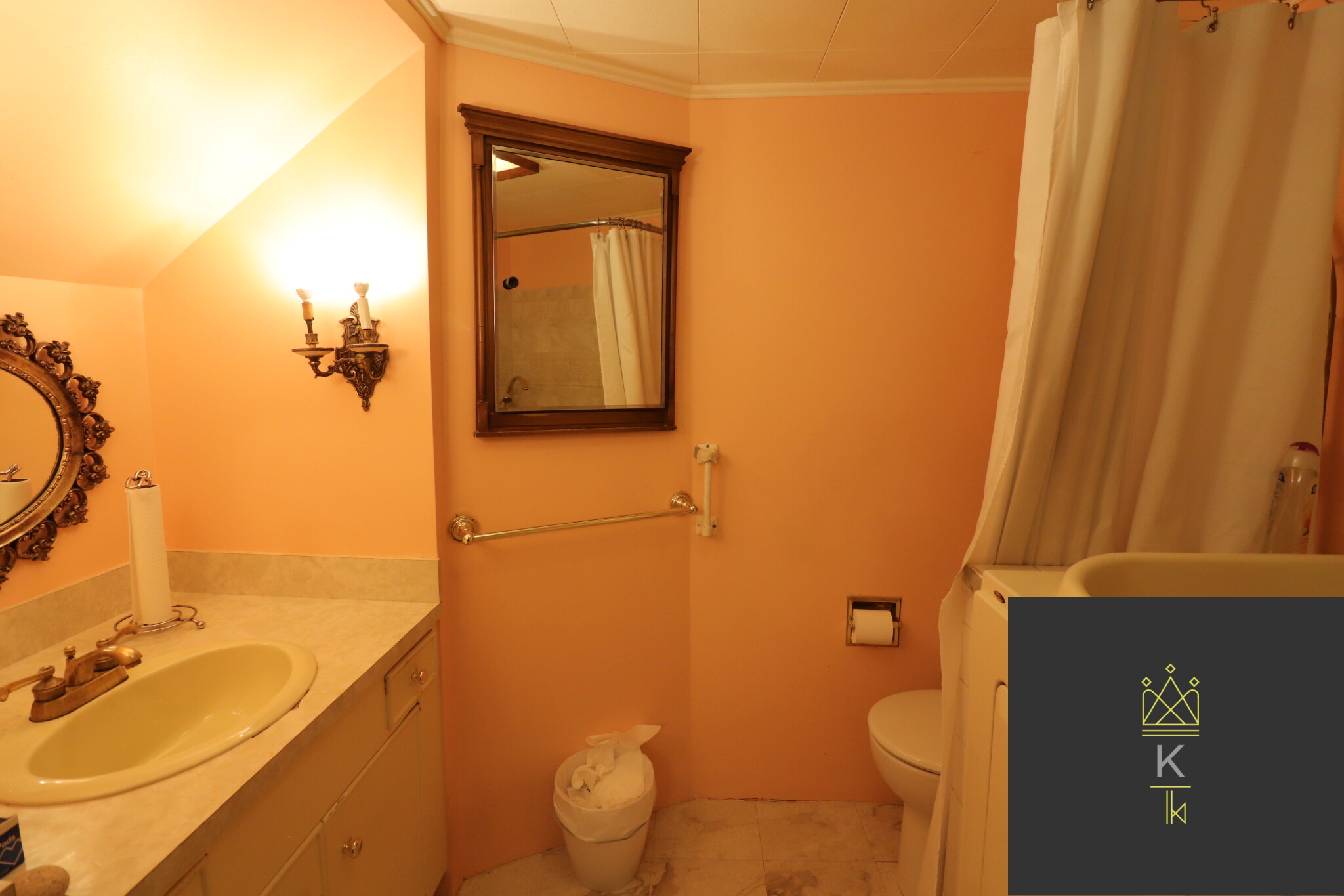 97 University Rd, Washington Square