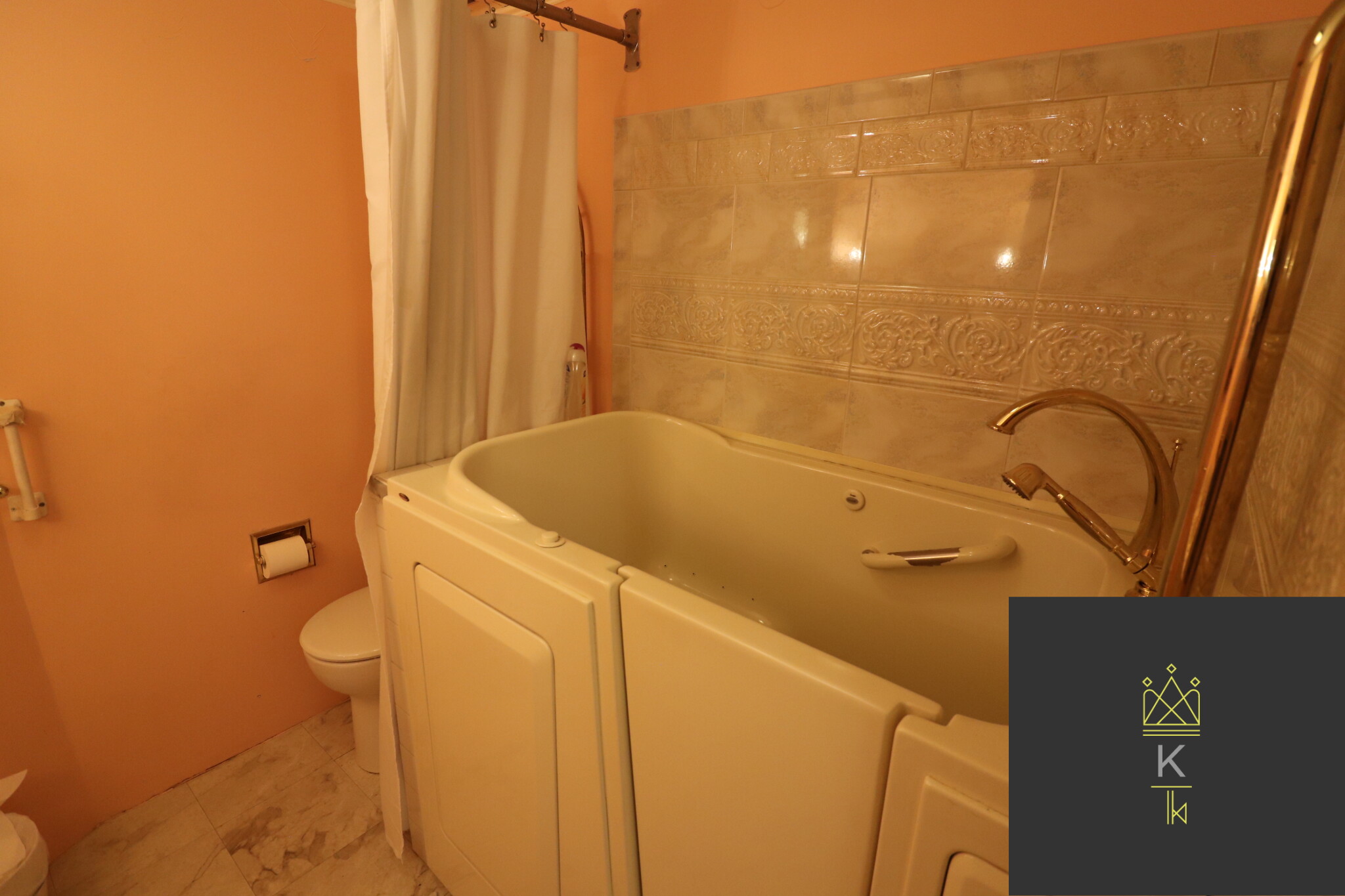 97 University Rd, Washington Square