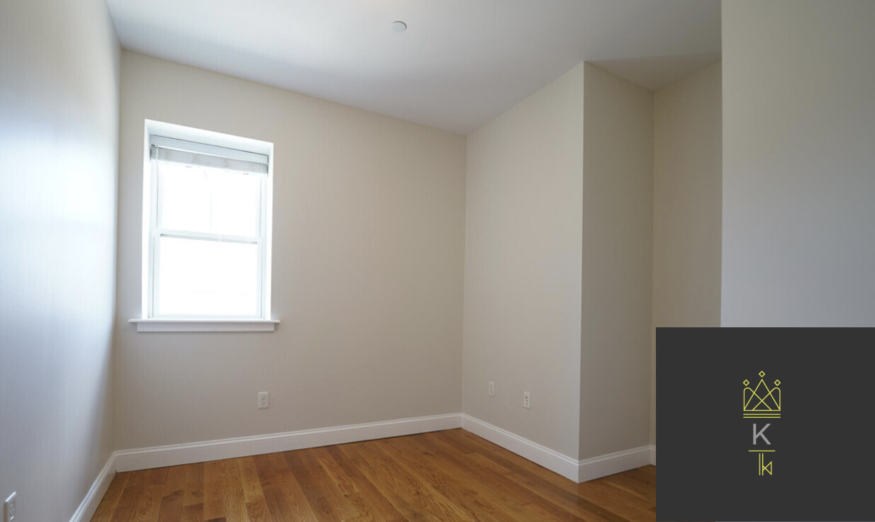 54 Kent St, Brookline Village