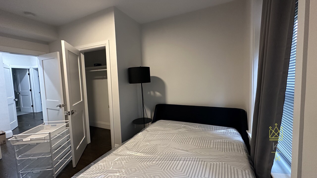 7 Strathmore, Washington Square