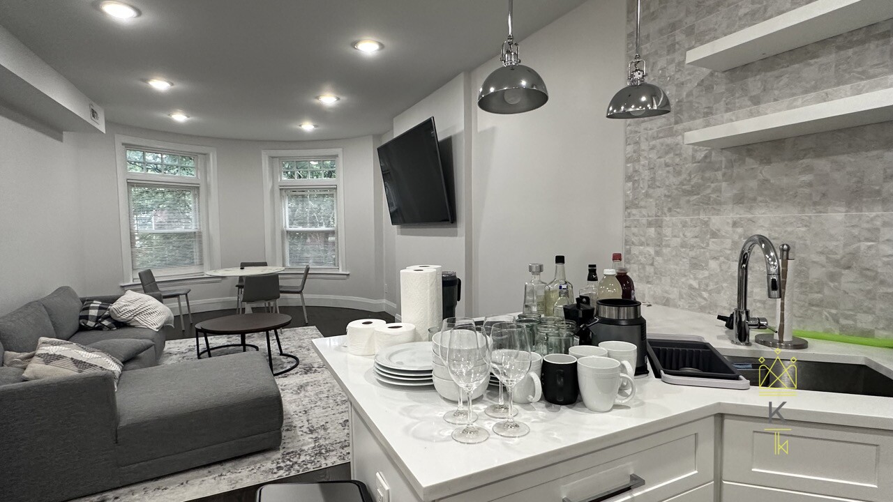 7 Strathmore, Washington Square