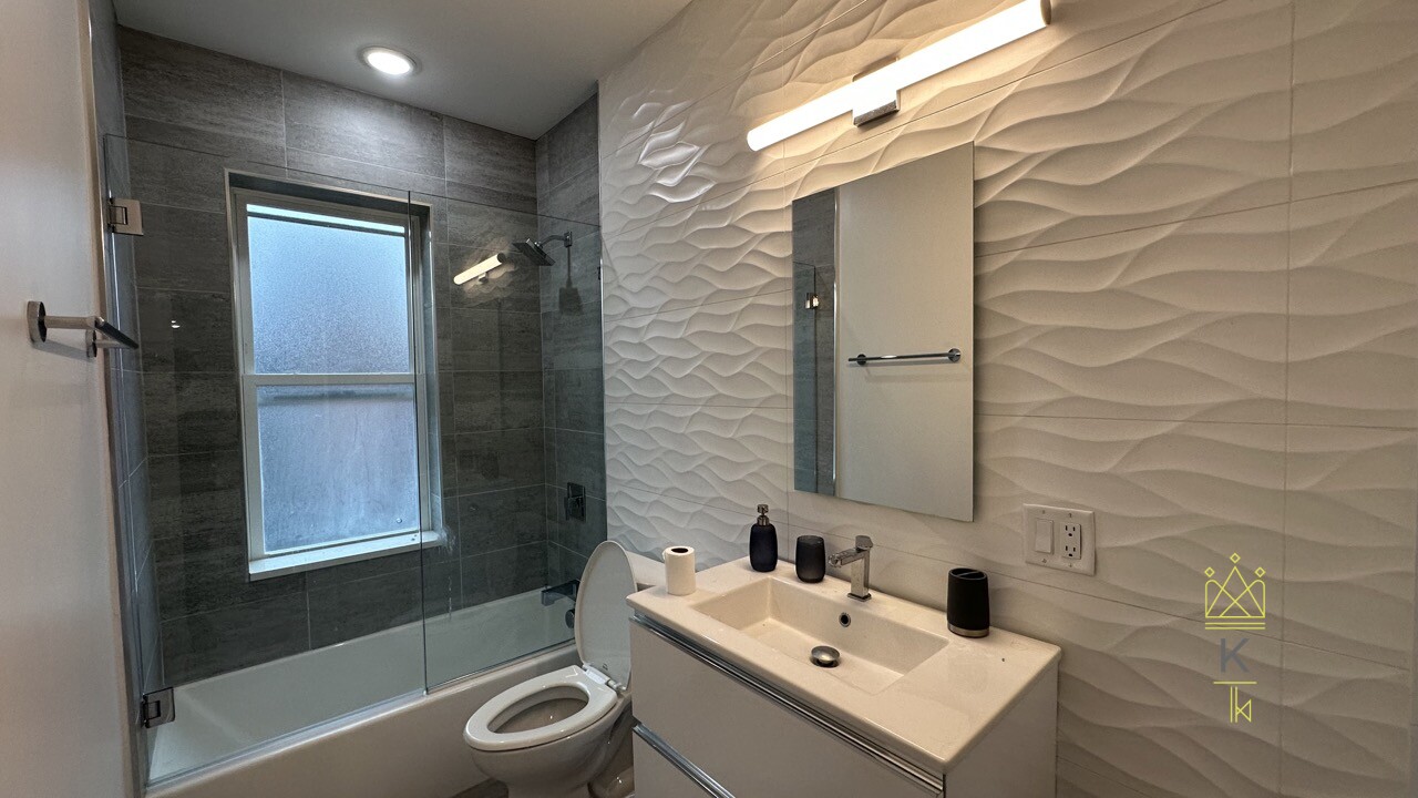 7 Strathmore, Washington Square