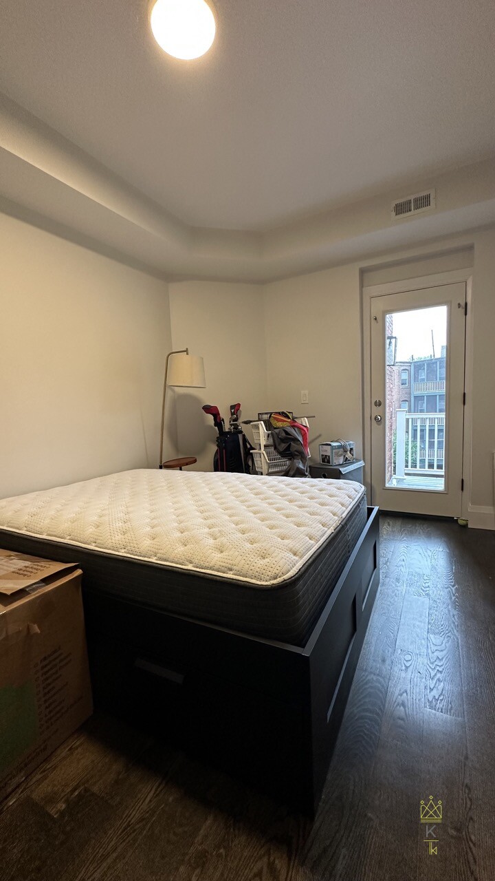 7 Strathmore, Washington Square