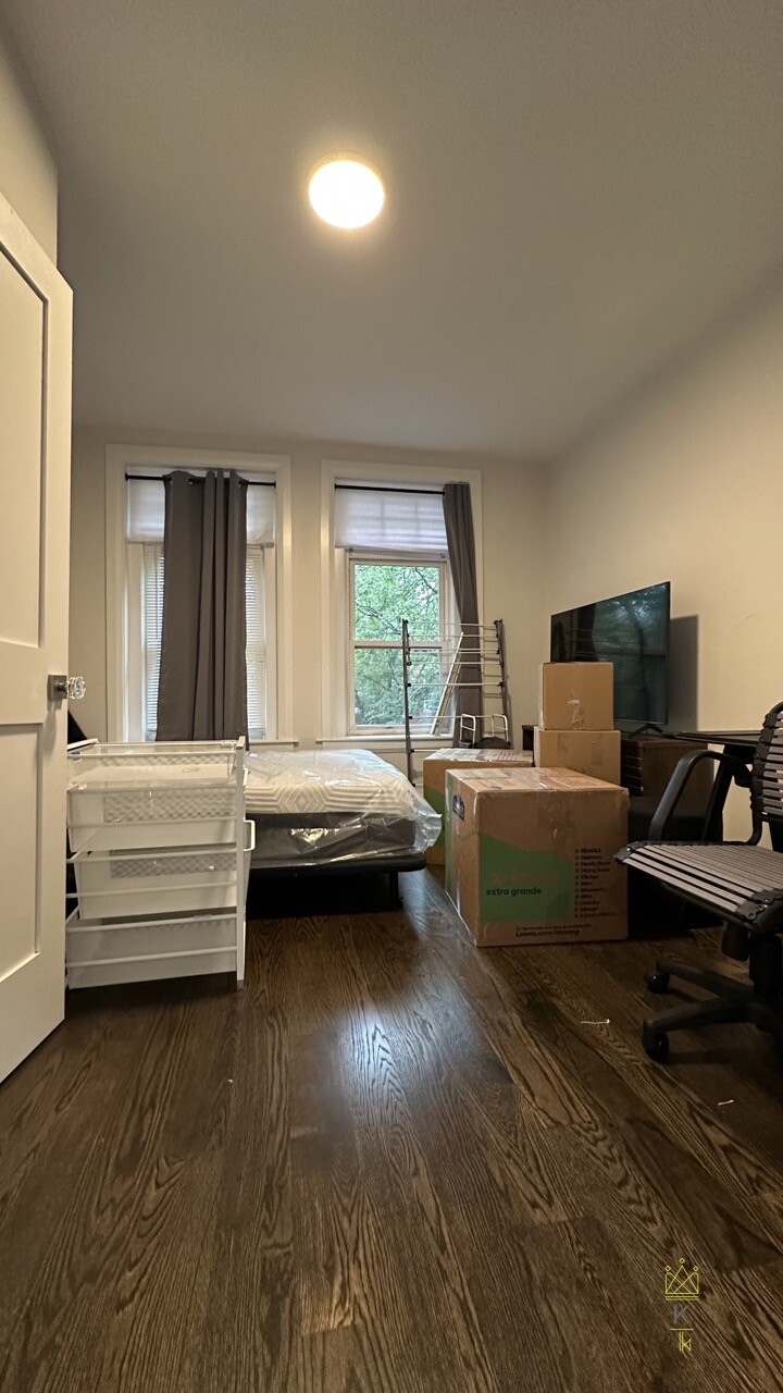 7 Strathmore, Washington Square