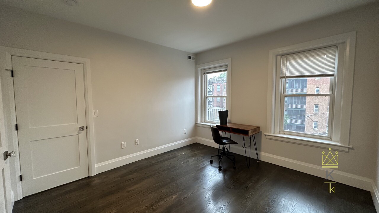 7 Strathmore, Washington Square