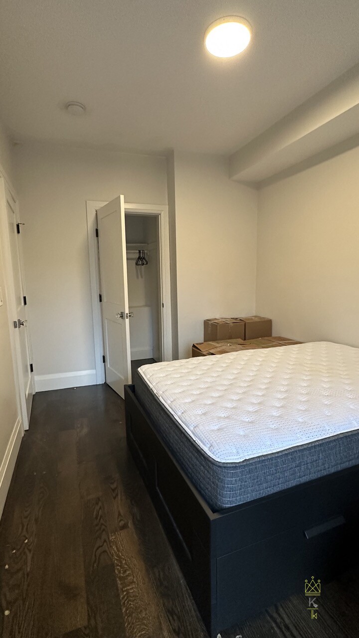 7 Strathmore, Washington Square