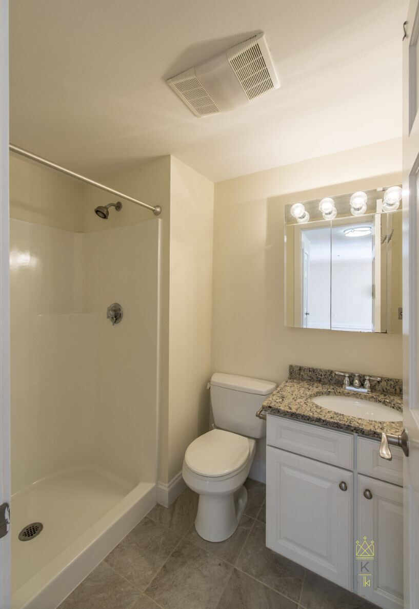 1111 Beacon St, Longwood