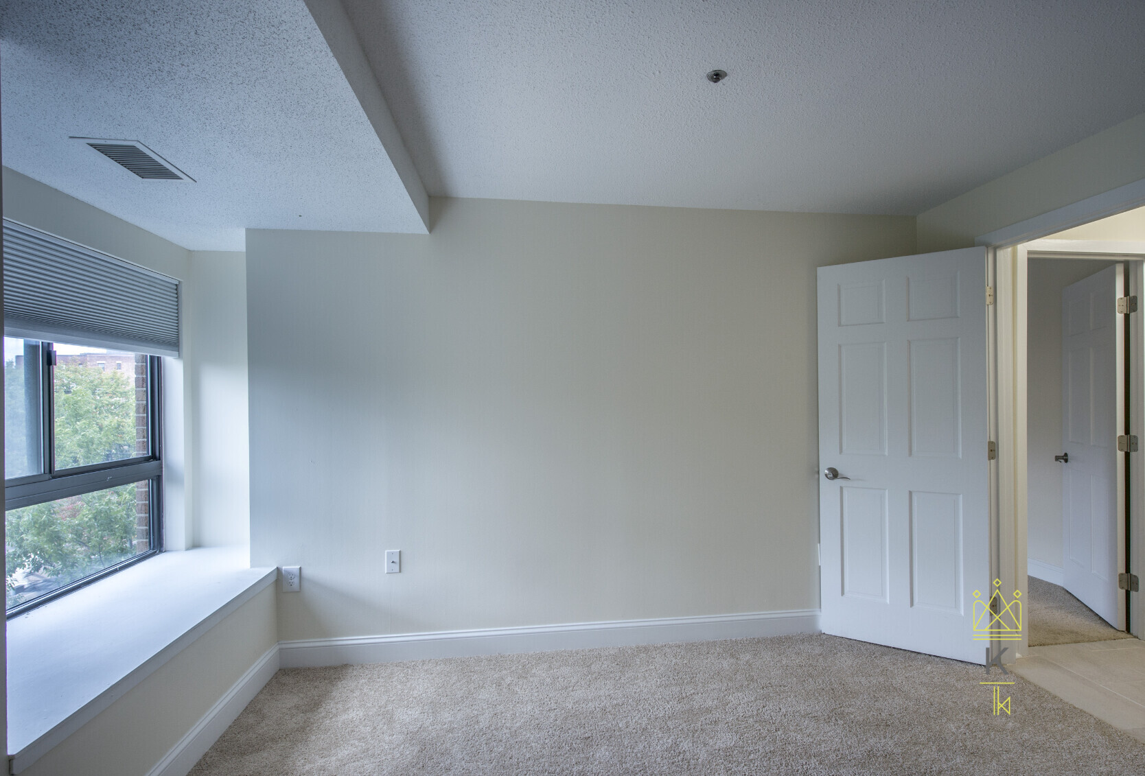 1111 Beacon St, Longwood