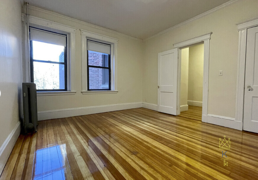 143 Freeman St, Brookline