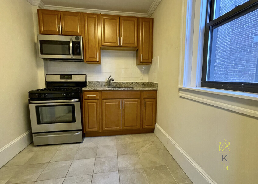 143 Freeman St, Brookline