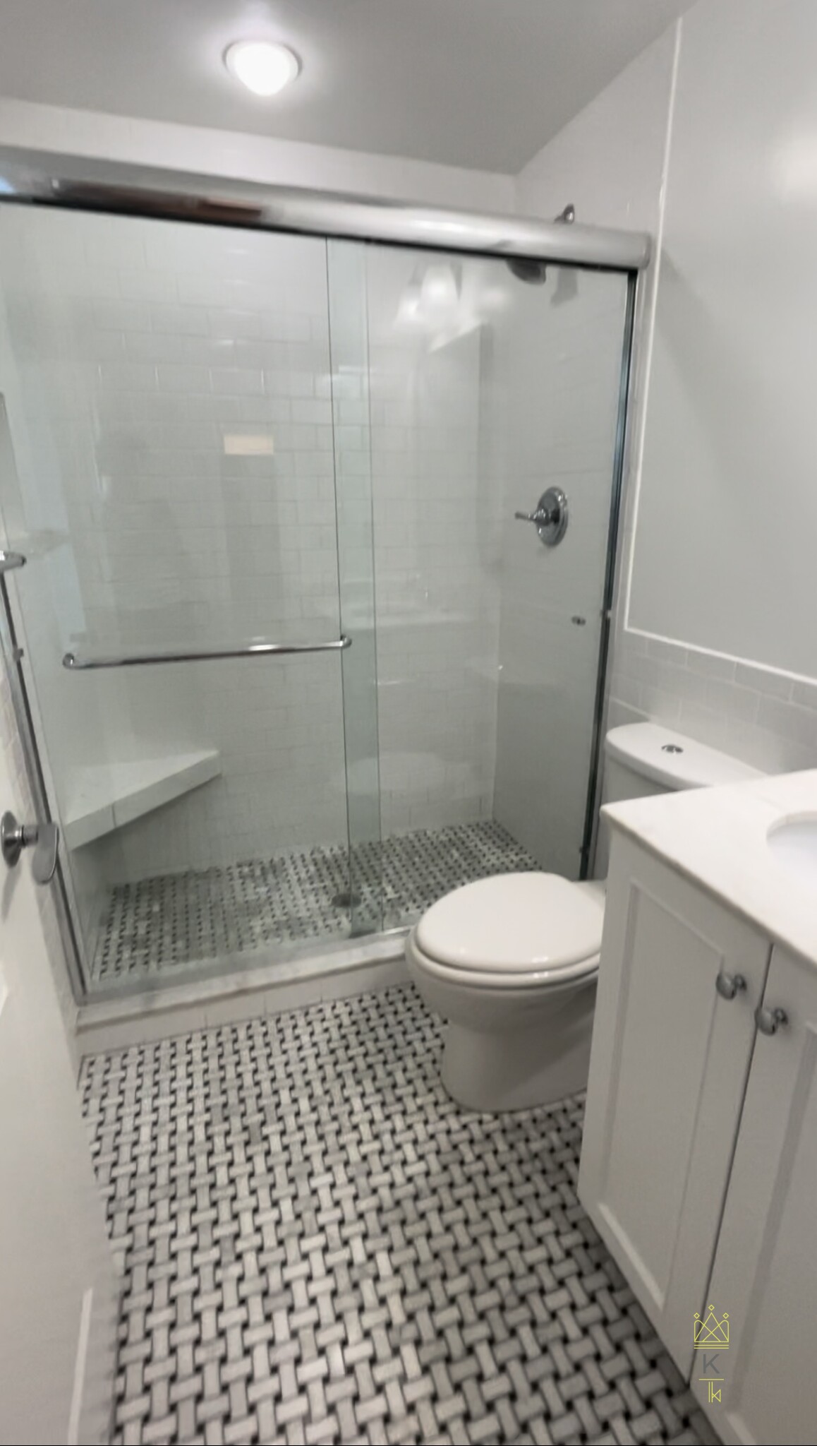 20 Chapel St, Longwood