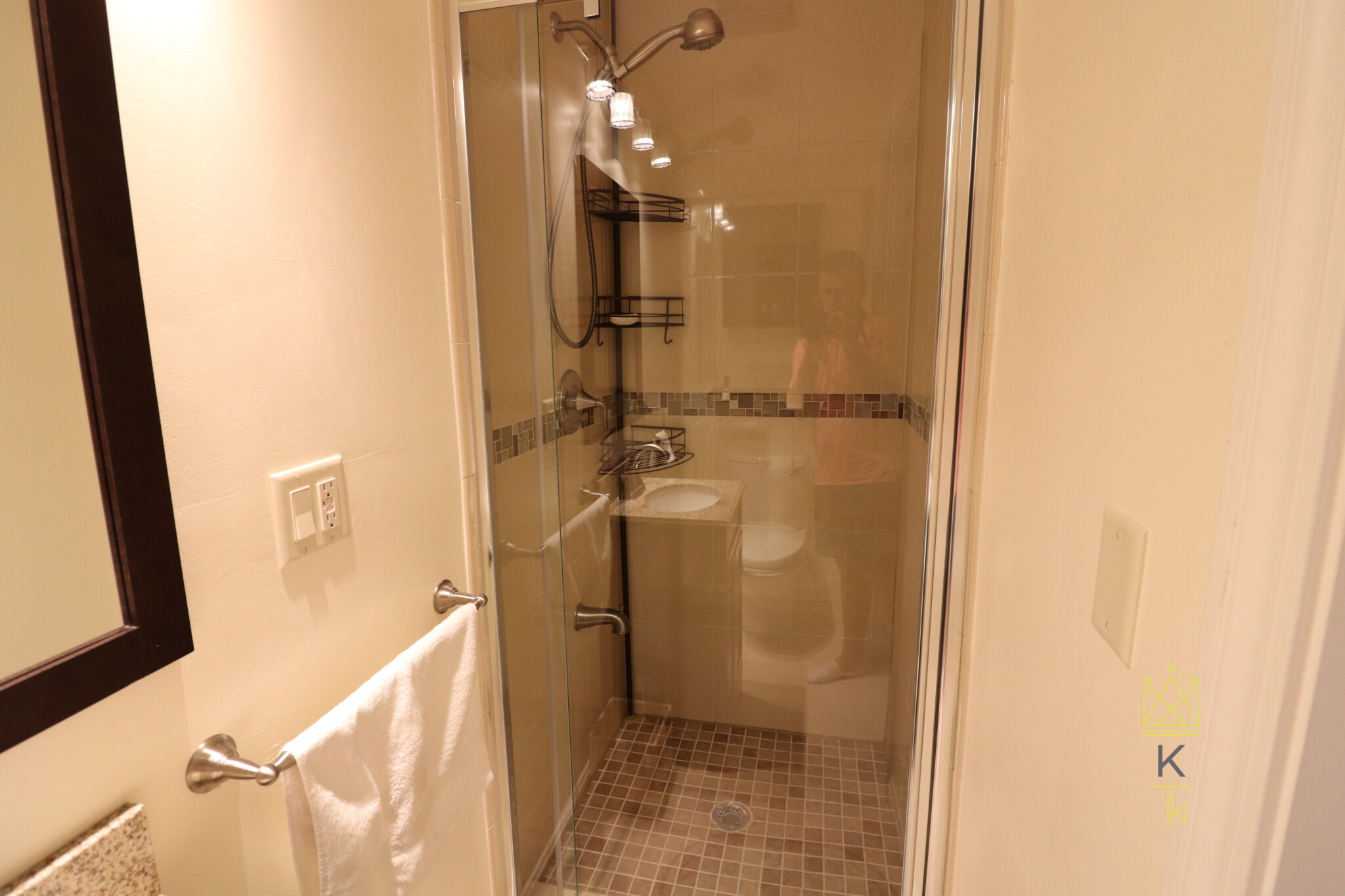 103 Beaconsfield, Washington Square